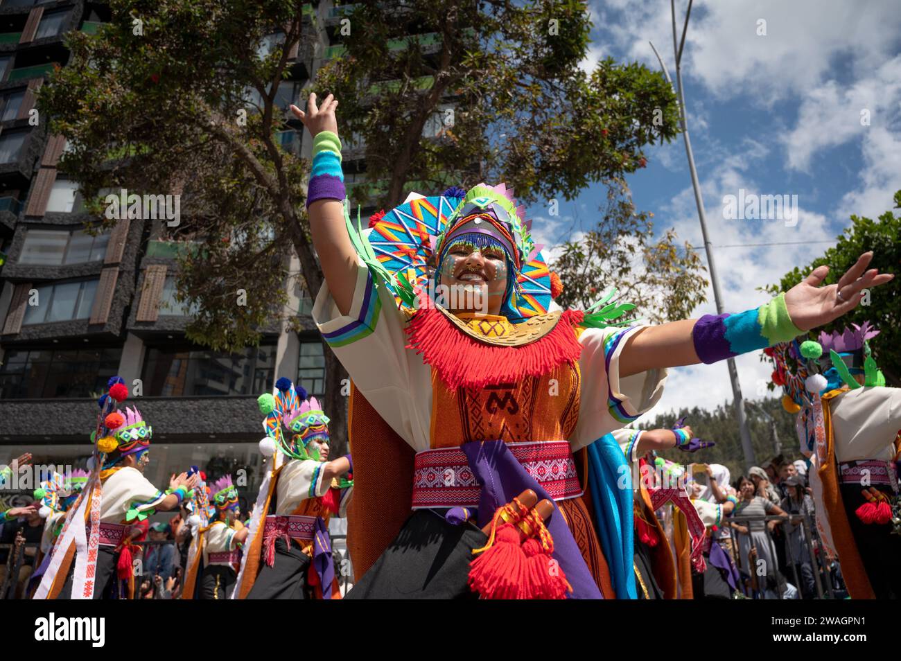 Différents groupes chorégraphiques parcourent le chemin le deuxième