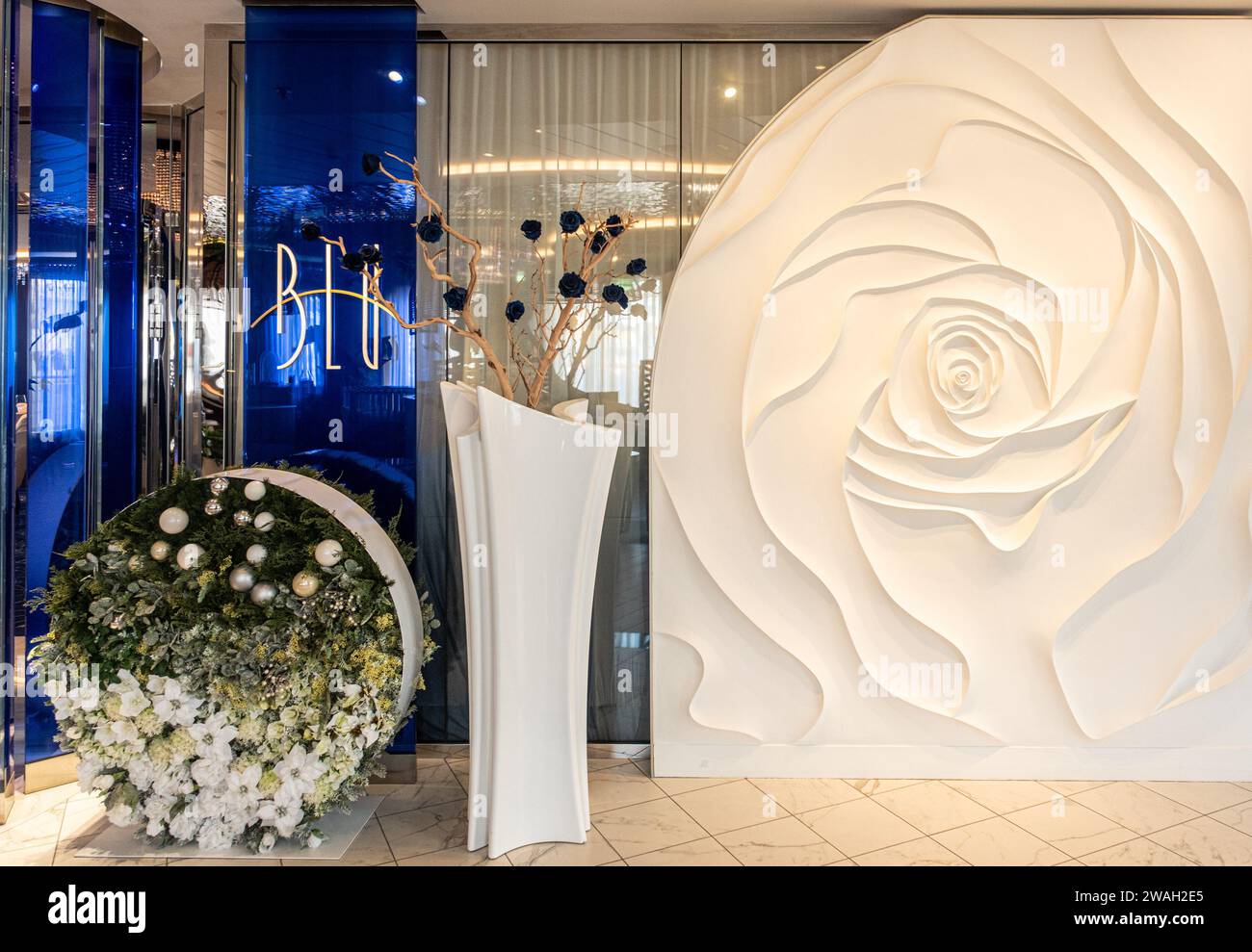 MIAMI, FLORIDE - 4 décembre 2023 : des activités et des lieux innovants tels que des buffets frais et des restaurants spécialisés attirent les nouveaux et anciens croiseurs à la veille Banque D'Images