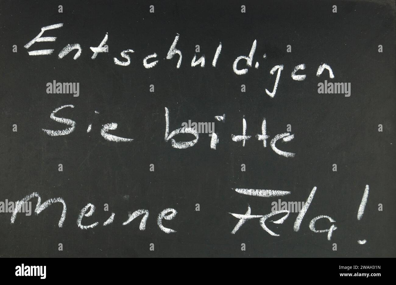 Tableau noir avec l'inscription « Excusez mes erreurs » à la fin d'une présentation Banque D'Images