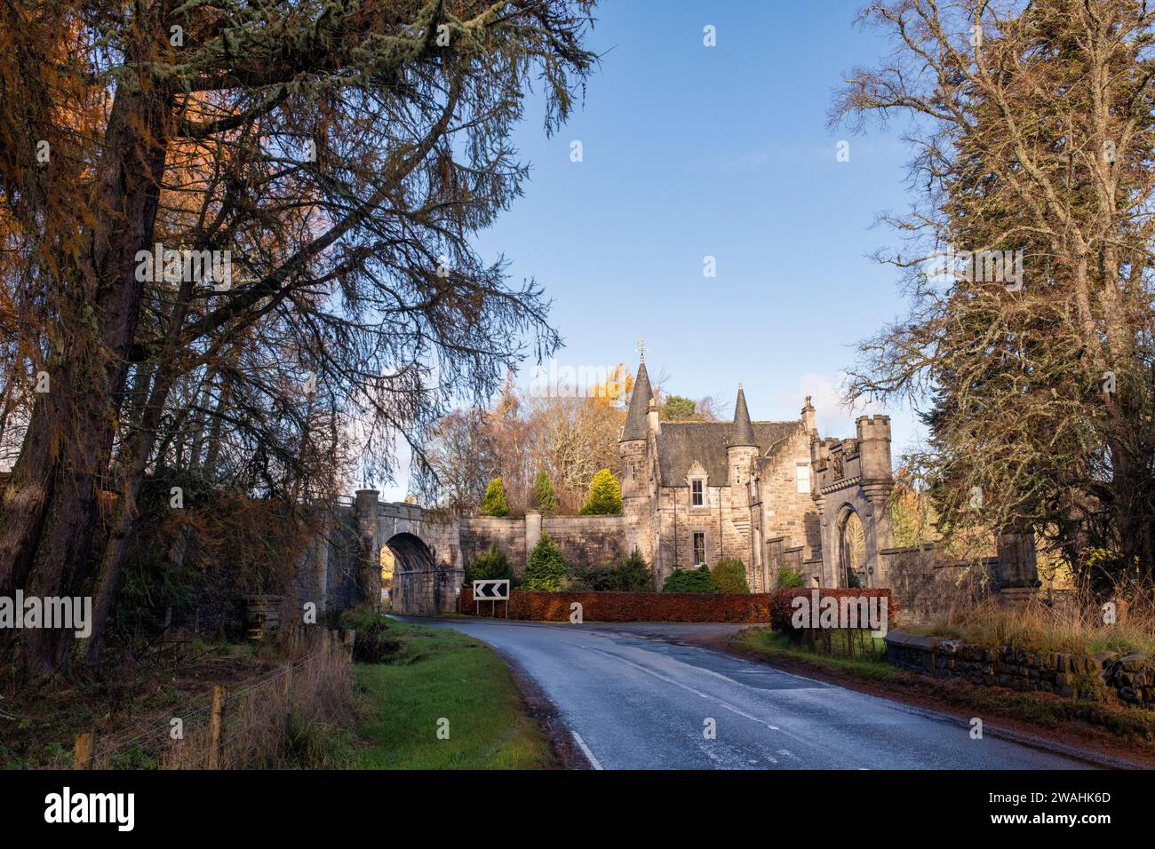 The East Lodge, Castle Grant Gatehouse à l'automne. Grantown sur Spey, Morayshire, Écosse Banque D'Images