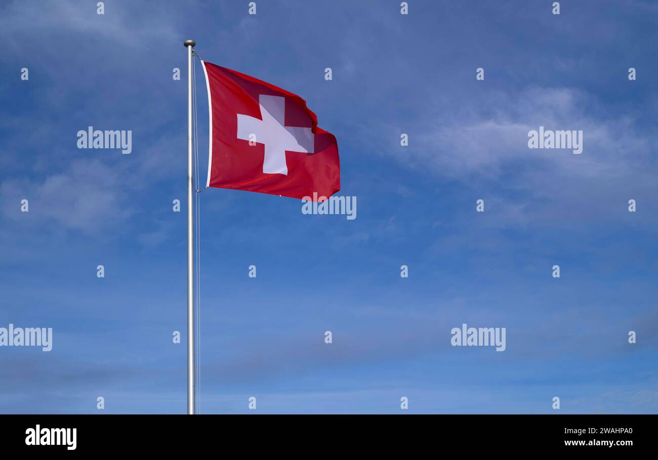 Drapeau suisse, ciel bleu, Seebodenalp, Kuessnacht am Rigi SZ, Canton Schwyz, Suisse Banque D'Images