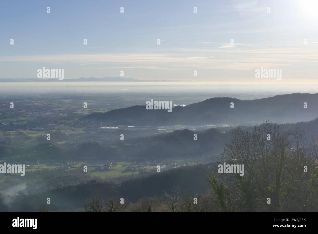 Paysage de vallée de po de Valcava montagne, Bergame, Lombardie, Italie Banque D'Images