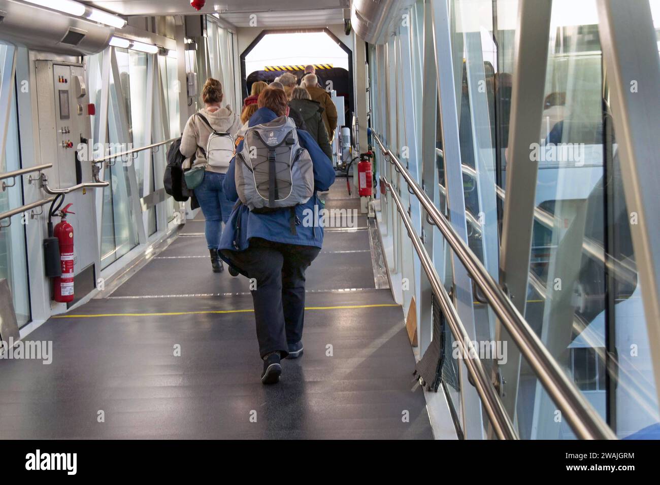 Kreuzfahrt-Fotoeindruecke zum Thema Kreuzfahrt BEI einer AIDAnova Kreuzfahrt von Hamburg in den Norden mit Bergen, Stavanger, Kritiansand, Oslo und wieder zurueck nach Hamburg in 8 Tagen. Anreise, Abreise, Anreisetag, Abreisetag, Touristen, Reisender, Seereisender, Urlauber, Schiffsreisender, Kreuzfahrt - AIDAnova *** photos de croisière sur le thème croisière AIDAnova croisière de Hambourg vers le nord de la Norvège avec Bergen, Stavanger, Kritiansand, Oslo et retour à Hambourg en 8 jours arrivée, départ, jour d'arrivée, jour de départ, touriste, voyageur, voyageur maritime, vacances Banque D'Images