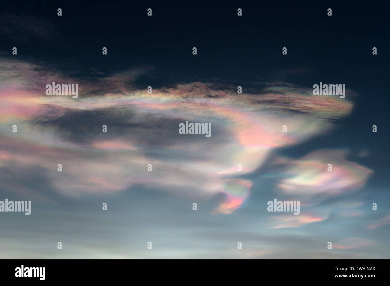 iridescence des nuages;nuage arc-en-ciel;photométéor;spectaculaire;inhabituel;rare;coloré;grantown sur spey;highlands;écosse; Banque D'Images
