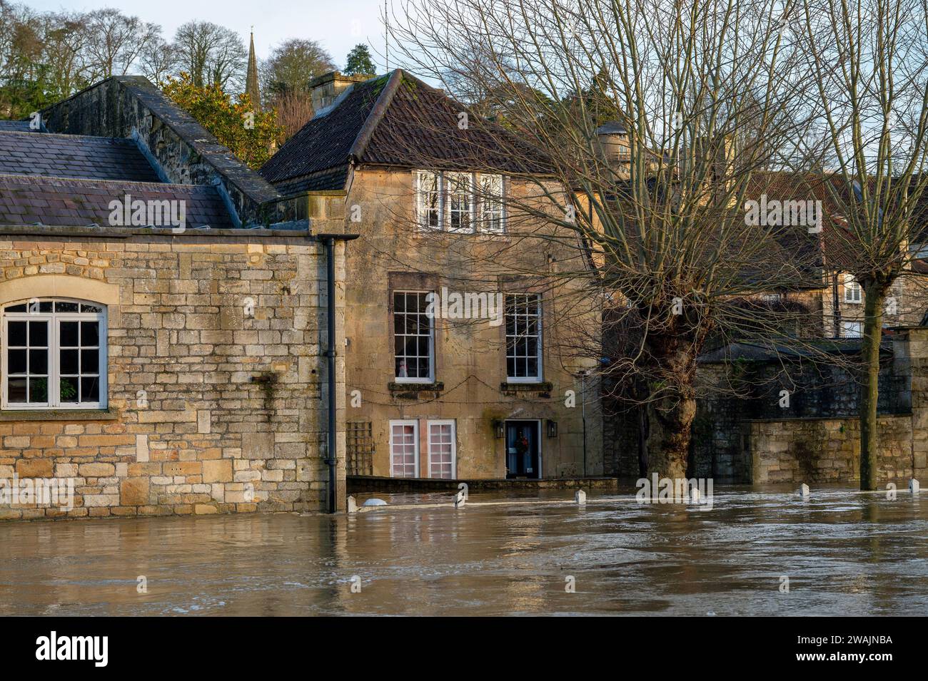 05.01.24. MÉTÉO WILTSHIRE. Inondations à Bradford-on-Avon dans le Wiltshire où la rivière Avon a éclaté ses berges après des jours de fortes pluies à travers t Banque D'Images