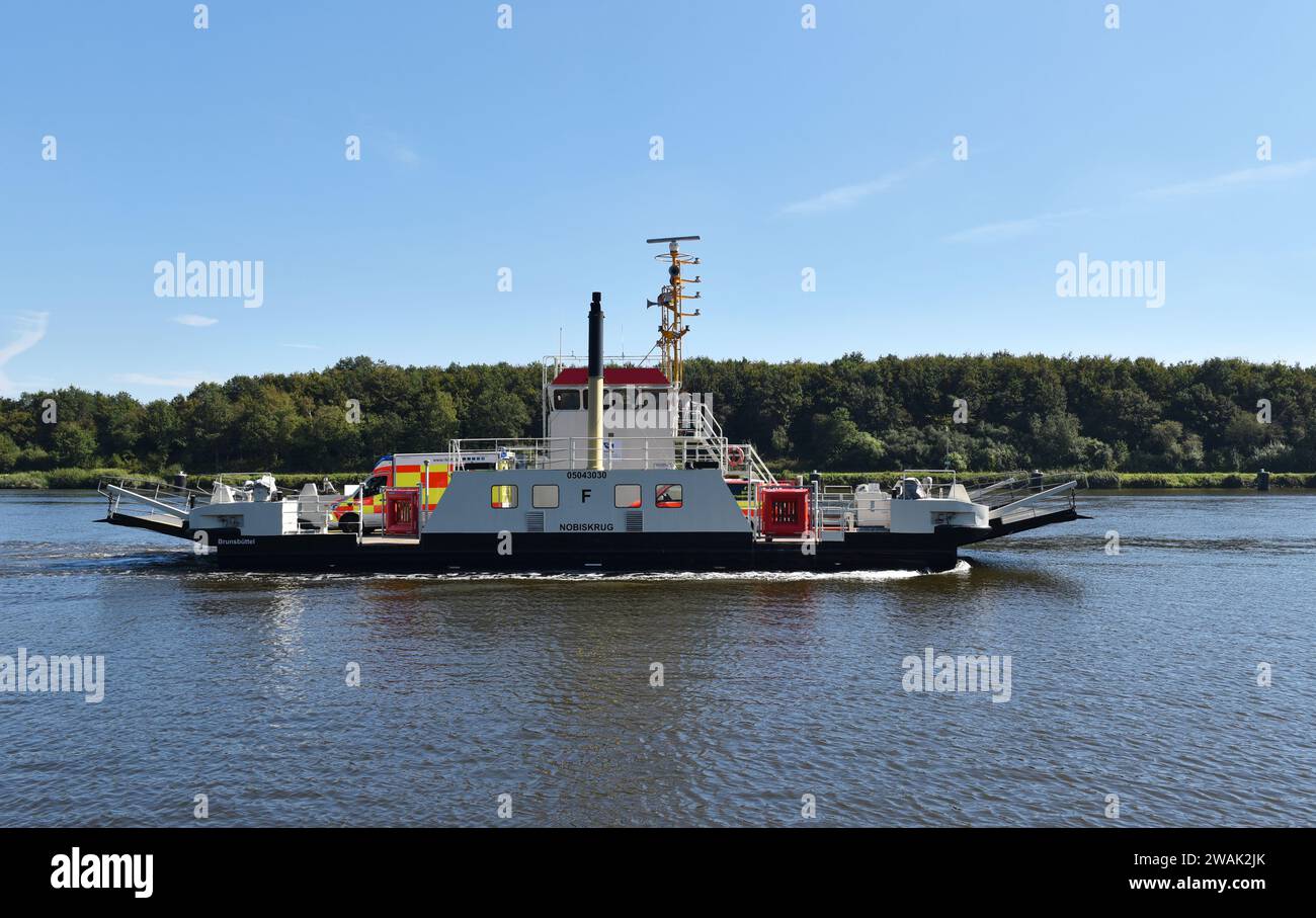 Ferry avec une ambulance dans le canal de la mer Baltique du Nord Banque D'Images