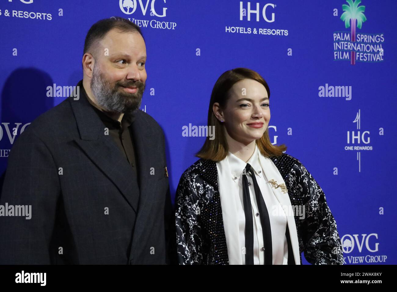 Palm Springs, Californie, États-Unis 4 janvier 2024. Yorgos Lanthimos et Emma Stone aux Palm Springs International film Festival film Awards 2024 qui se sont tenus au Palm Springs Convention Center le 4 janvier 2024 à Palm Springs, Californie. (Image de crédit : © Amy Katz/ZUMA Press Wire) USAGE ÉDITORIAL SEULEMENT! Non destiné à UN USAGE commercial ! Banque D'Images