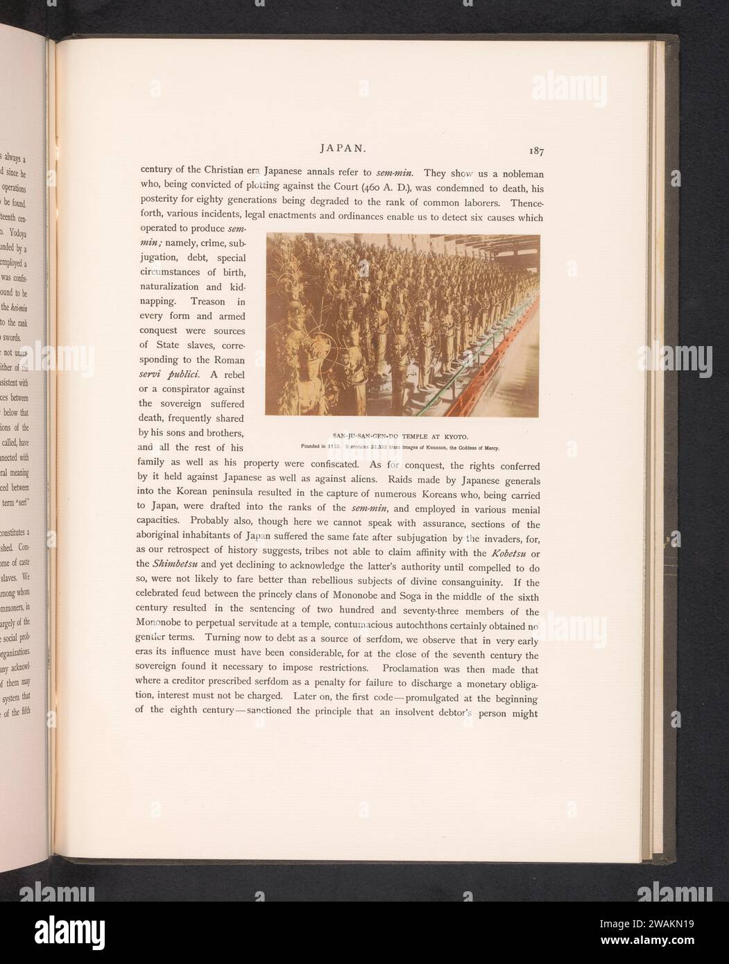 Temple San-ju-san-gen-do à Kyoto, c. 1887 - en ou avant 1897 photographie Sanjūsangenan-Drough support photographique estampe d'albumen. temple, sanctuaire  Hindouisme, Bouddhisme, Jaïnisme Sanjūsangen-dō Banque D'Images