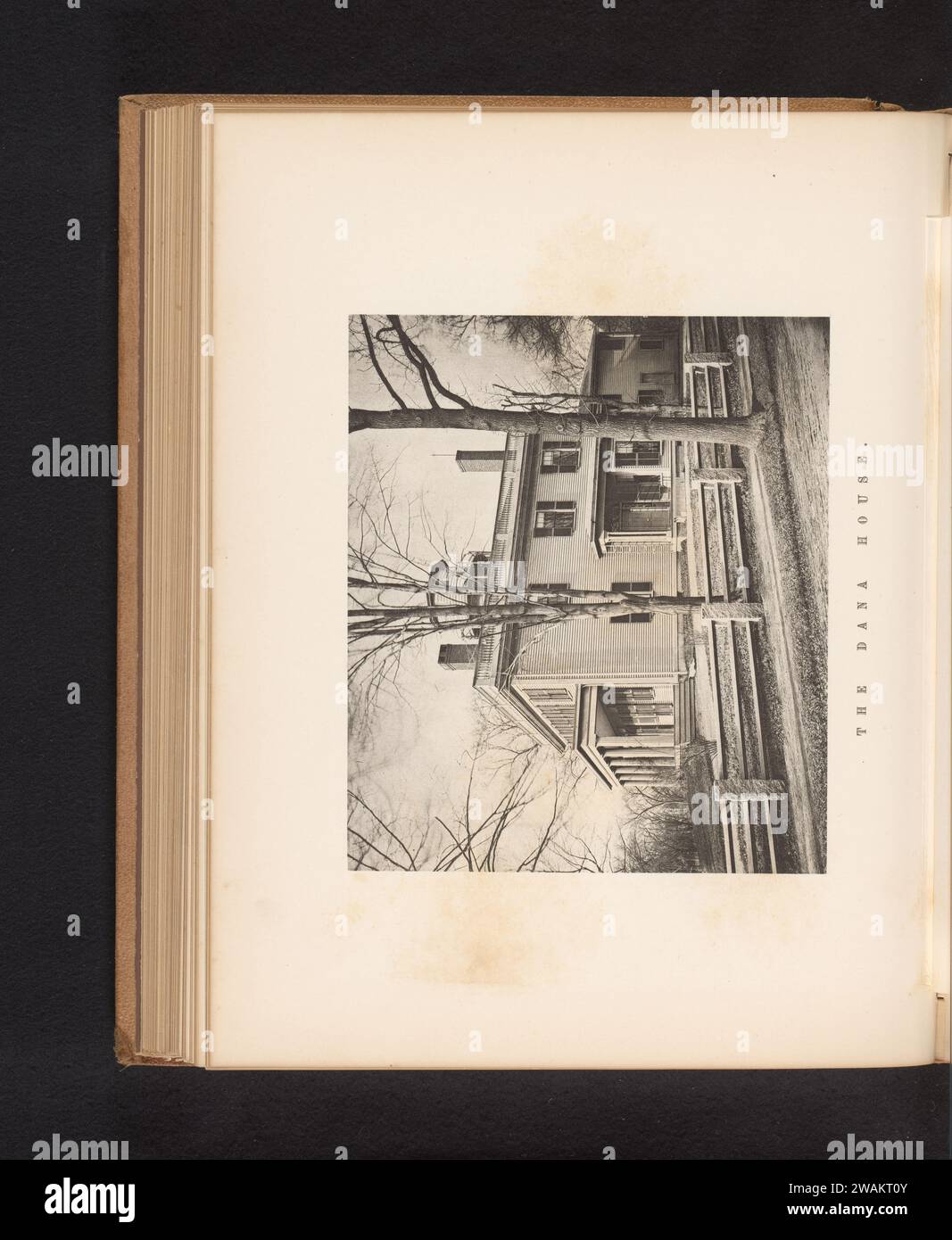 Vue de la Maison Dana-Palmer de l'Université Harvard, Anonyme, c. 1870 - en 1875 ou avant le bâtiment universitaire collotype de papier d'impression photomécanique, collège. Logement urbain Harvard College Banque D'Images