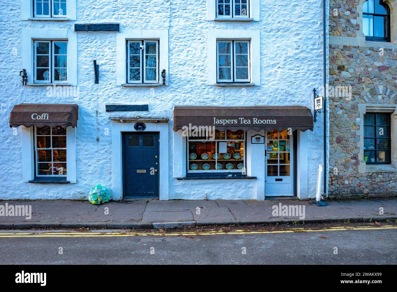 Jasper's Tea Rooms à Llandaff Village, pays de Galles, Un café pittoresque près de la cathédrale de Llandaff un après-midi d'hiver. Concept de nourriture et de boisson. Banque D'Images