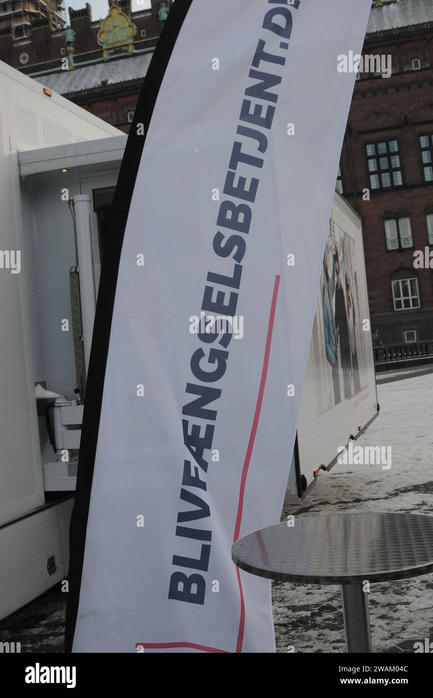 Copenhague, Danemark /05 January 2024/.Truck pour le recrutement de gardiens de prison dans la capitale danoise Copenhague. (Photo.Francis Joseph Dean/Dean Pictures) Banque D'Images