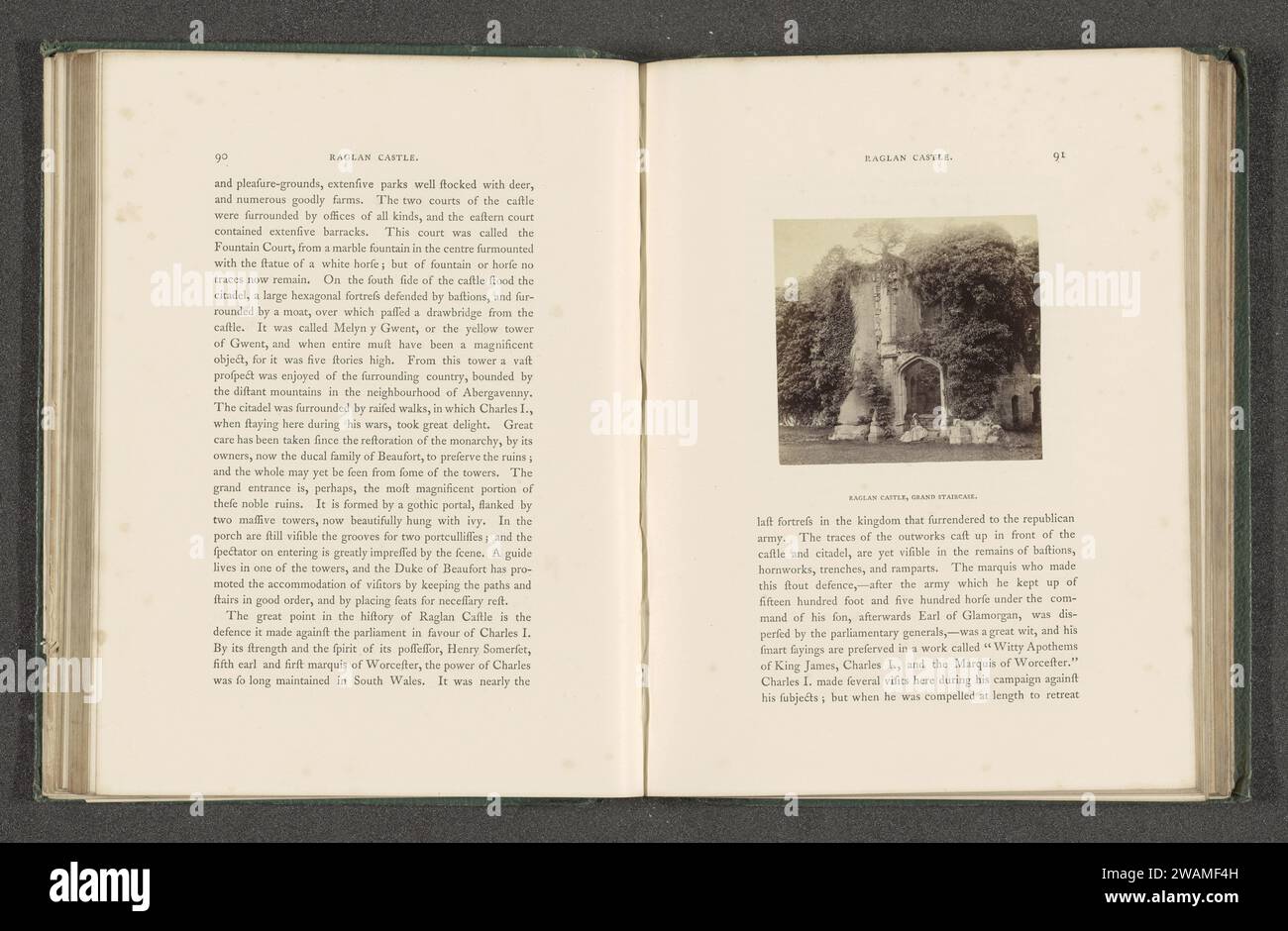 Vue de la ruine de la grande cage d'escalier du château de Raglan, Francis Bedford, c. 1852 - en ou avant 1862 photographie Raglan support photographique estampe albumen ruine d'une habitation, maison, château, etc. Escalier Raglan Castle Banque D'Images
