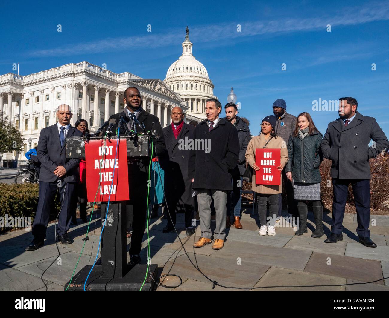 5 janvier 2024, Washington, District de Columbia, USA : TISHAN WEERASOORIYA de Stand Up America parle de l'importance de défendre les principes de la démocratie américaine, qui continue d'être impactée par les événements du 6 janvier 2021. (Image de crédit : © Sue Dorfman/ZUMA Press Wire) USAGE ÉDITORIAL SEULEMENT! Non destiné à UN USAGE commercial ! Banque D'Images