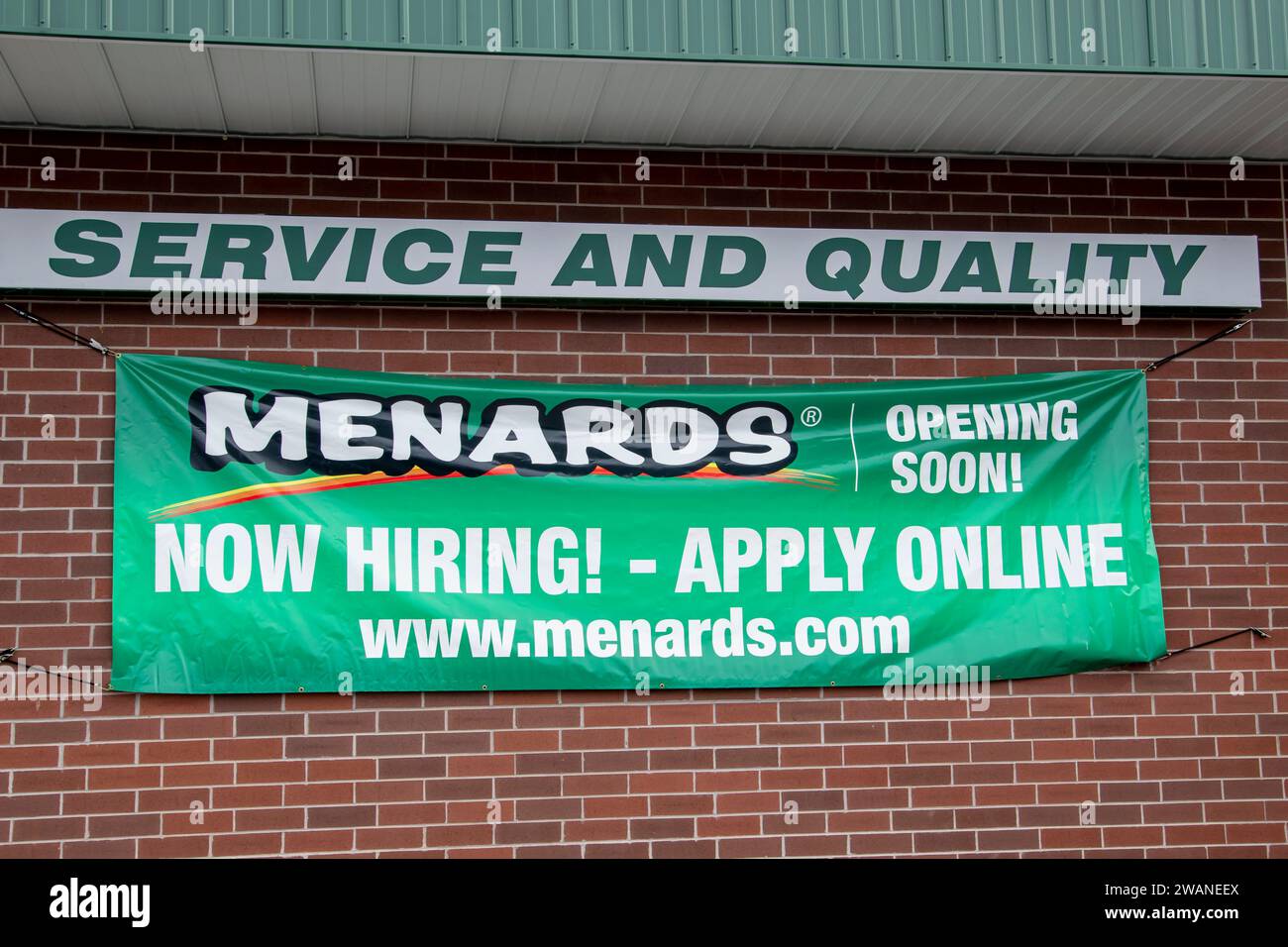 Maplewood, Minnesota. La quincaillerie de Menard cherche de l'aide pour l'ouverture prochaine de son nouveau magasin. Banque D'Images