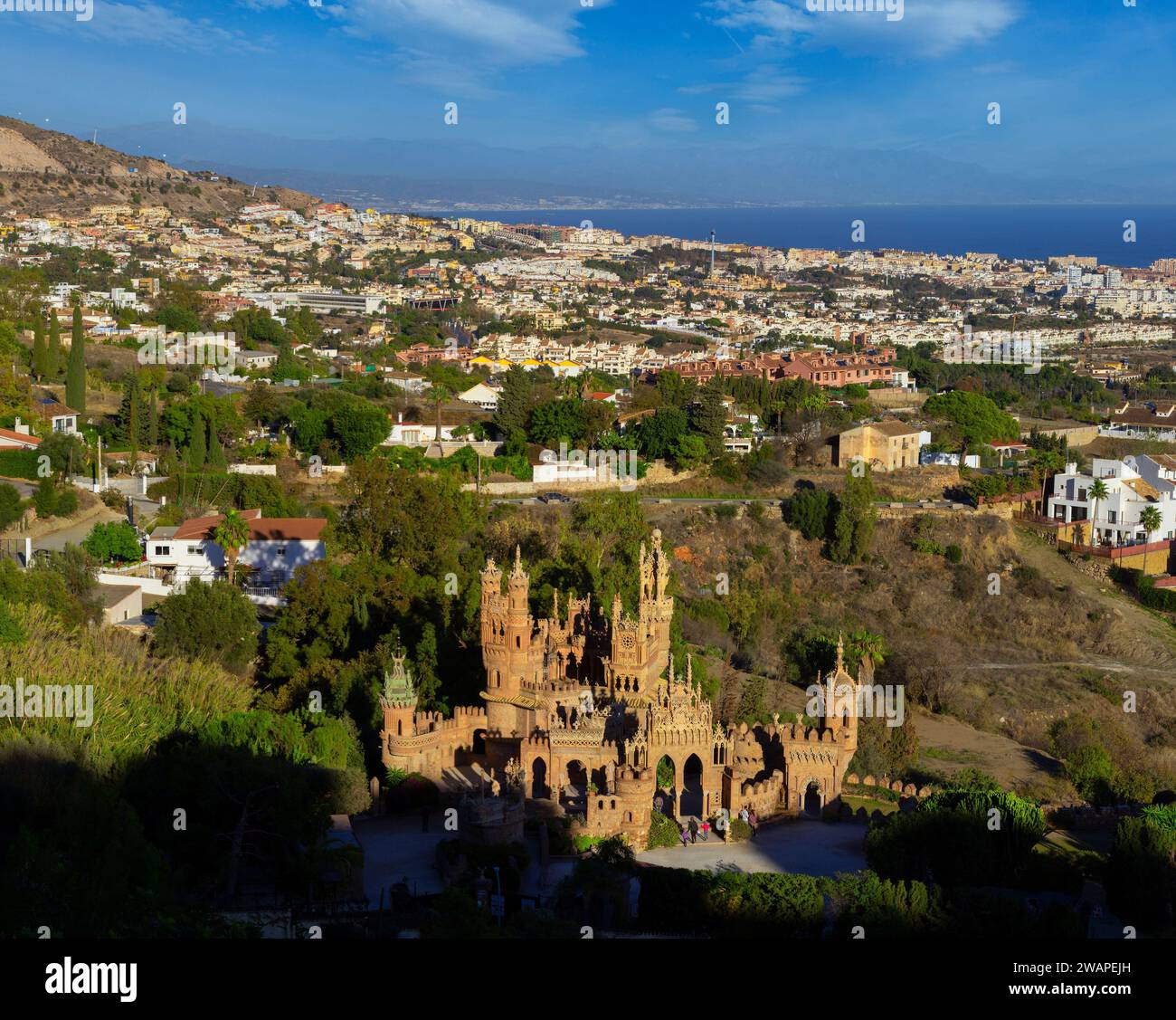 Un aperçu du Castillo Monumento Colomares gothique, roman et byzantin, un monument à Benelmadena, province de Malaga, Espagne. Banque D'Images