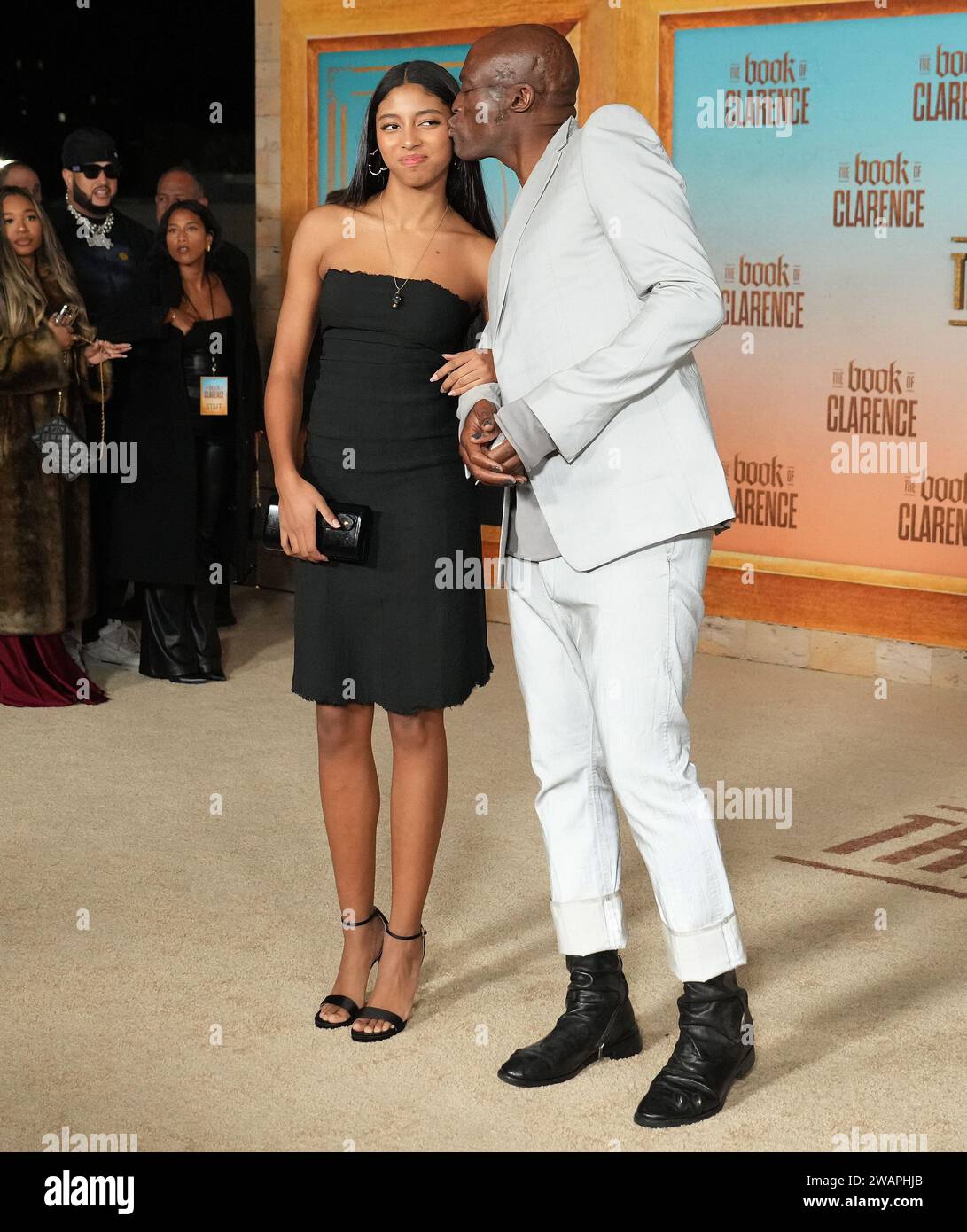 Los Angeles, États-Unis. 09 novembre 2022. (G-D) Lou Samuel et Seal à la Sony Pictures LE LIVRE DE CLARENCE Los Angeles première tenue à l'Academy Museum of Motion Pictures à Los Angeles, CA le vendredi, ?janvier 5, 2024. (Photo de Sthanlee B. Mirador/Sipa USA) crédit : SIPA USA/Alamy Live News Banque D'Images