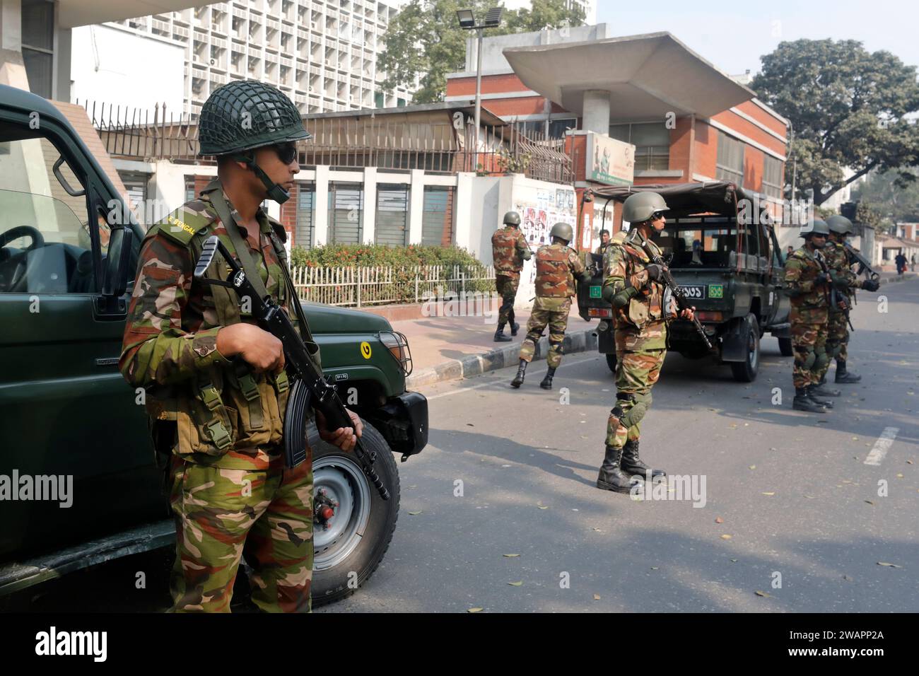 Dhaka, Bangladesh - 06 janvier 2024 : les 12e élections législatives l'armée bangladaise fait son travail pour aider l'administration civile à maintenir la loi Banque D'Images