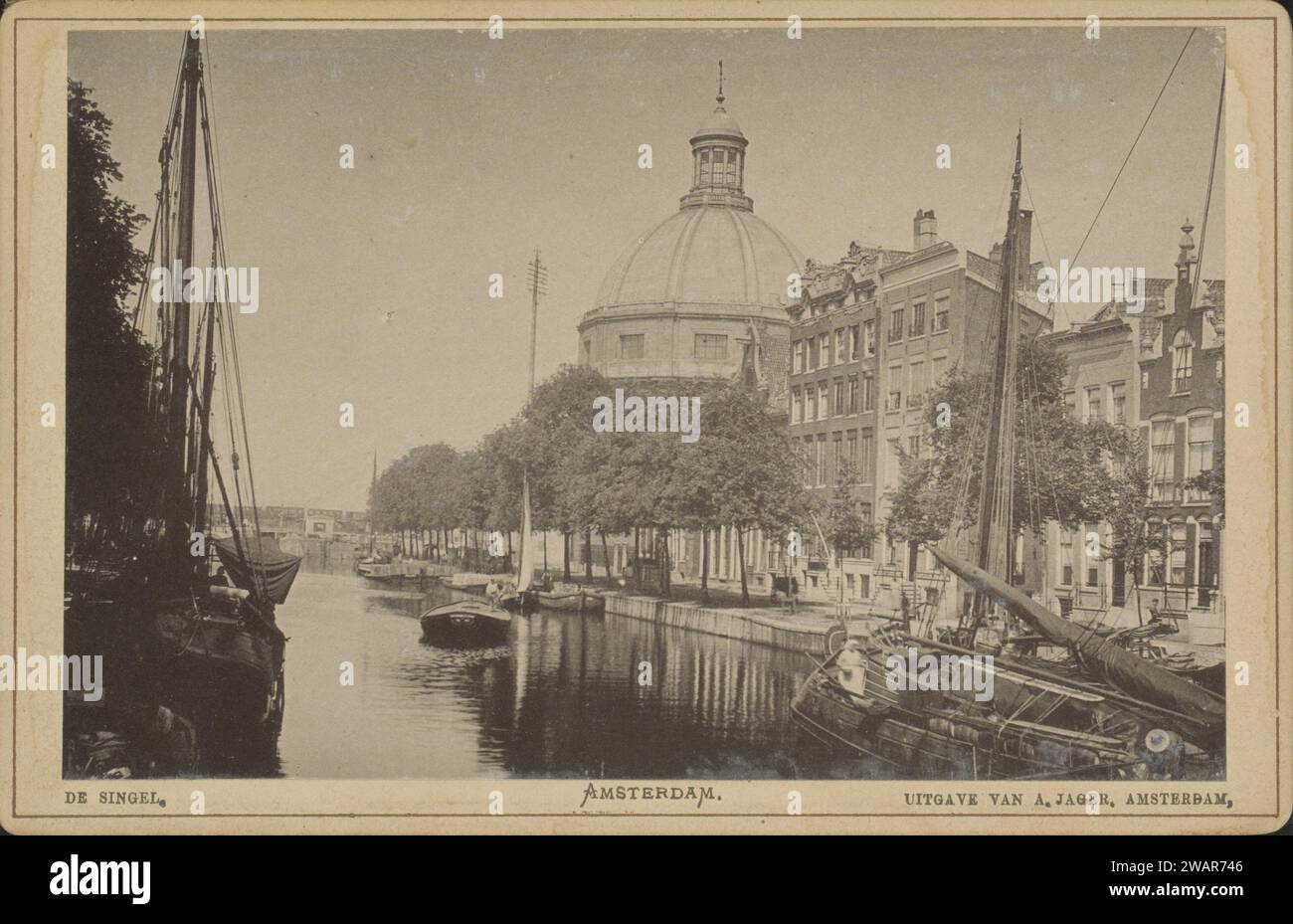 Singel et nouvelle ou ronde église luthérienne, Amsterdam, Andries Jager, c. 1880 - c. 1895 photographie papier Amsterdam. Singel collotype carton. Round Lutheran Church Banque D'Images