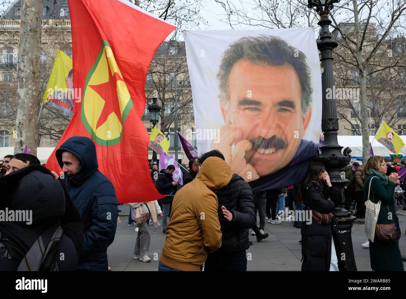 Les Kurdes manifeste et demande encore à l''état français la justice et la vérité sur les assassinats des militants kurdes à Paris en 2013 et 2023 Banque D'Images