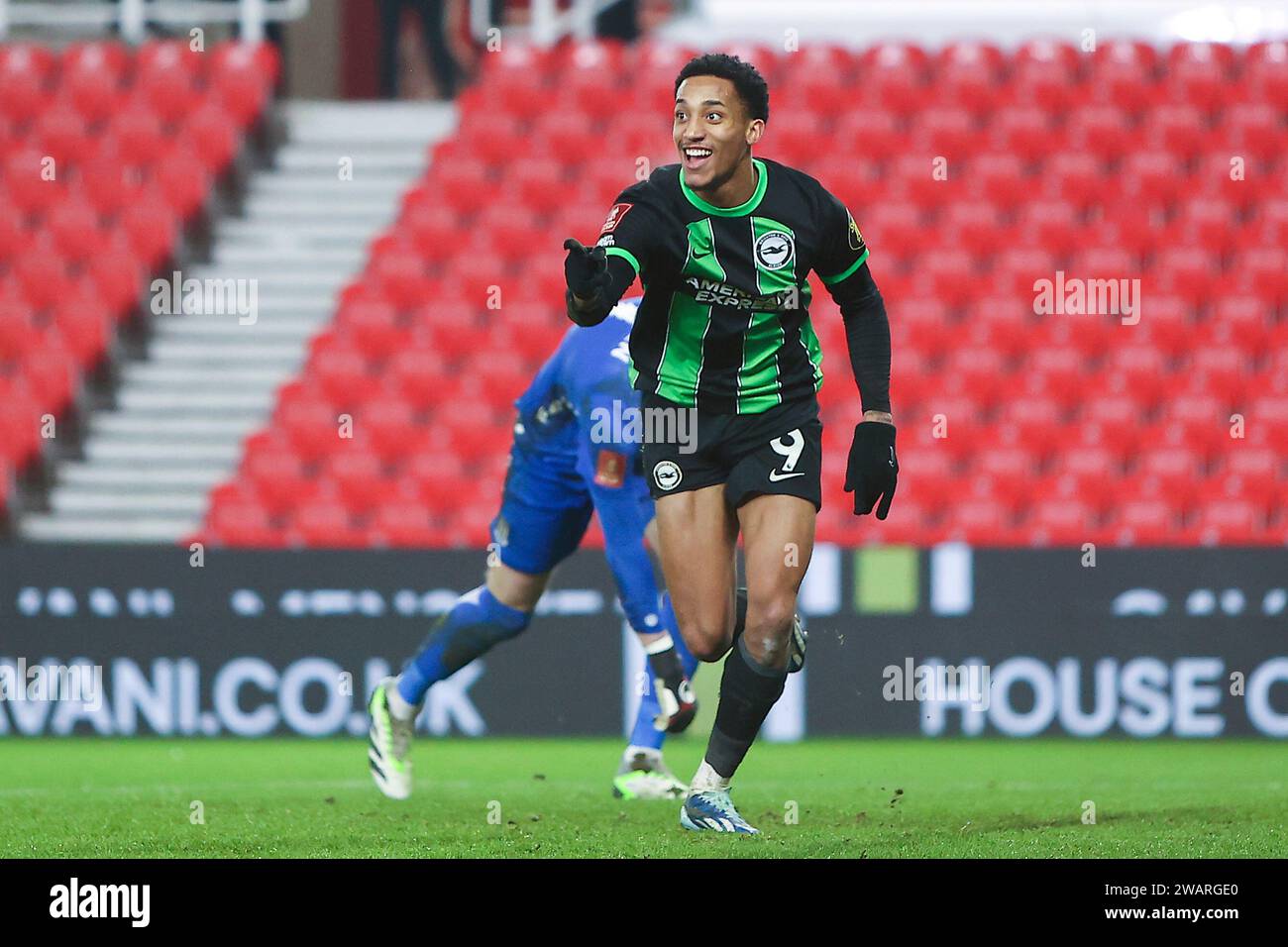 Stoke-on-Trent le samedi 6 janvier 2024. Brightons Joao Pedro célèbre avoir atteint 4-2 lors du match du troisième tour de la FA Cup entre Stoke City et Brighton et Hove Albion au Britannia Stadium, Stoke-on-Trent, le samedi 6 janvier 2024. (Photo : Chris Donnelly | MI News) crédit : MI News & Sport / Alamy Live News Banque D'Images