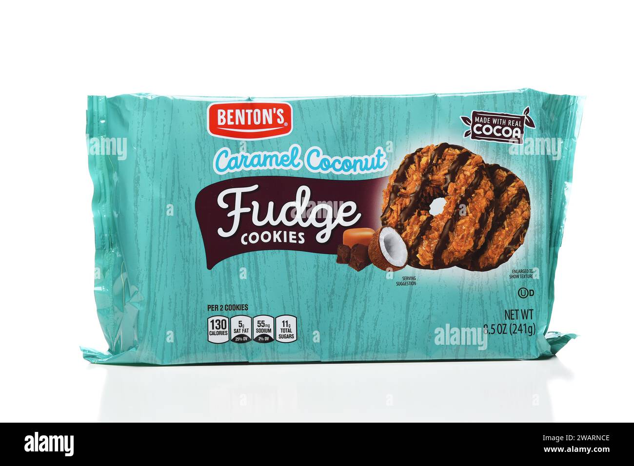 IRVINE, CALIFORNIE - 3 JANVIER 2024 : un paquet de bentons caramel Coconut Fudge cookies. Banque D'Images