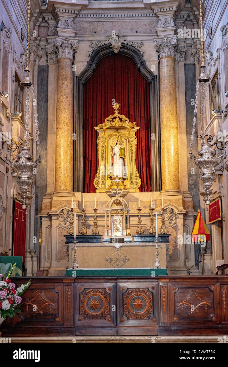 Intérieur de la basilique des Martyrs, église du Saint-Sacrement, Lisbonne-estrémadure-portugal.1-1-2024 Banque D'Images