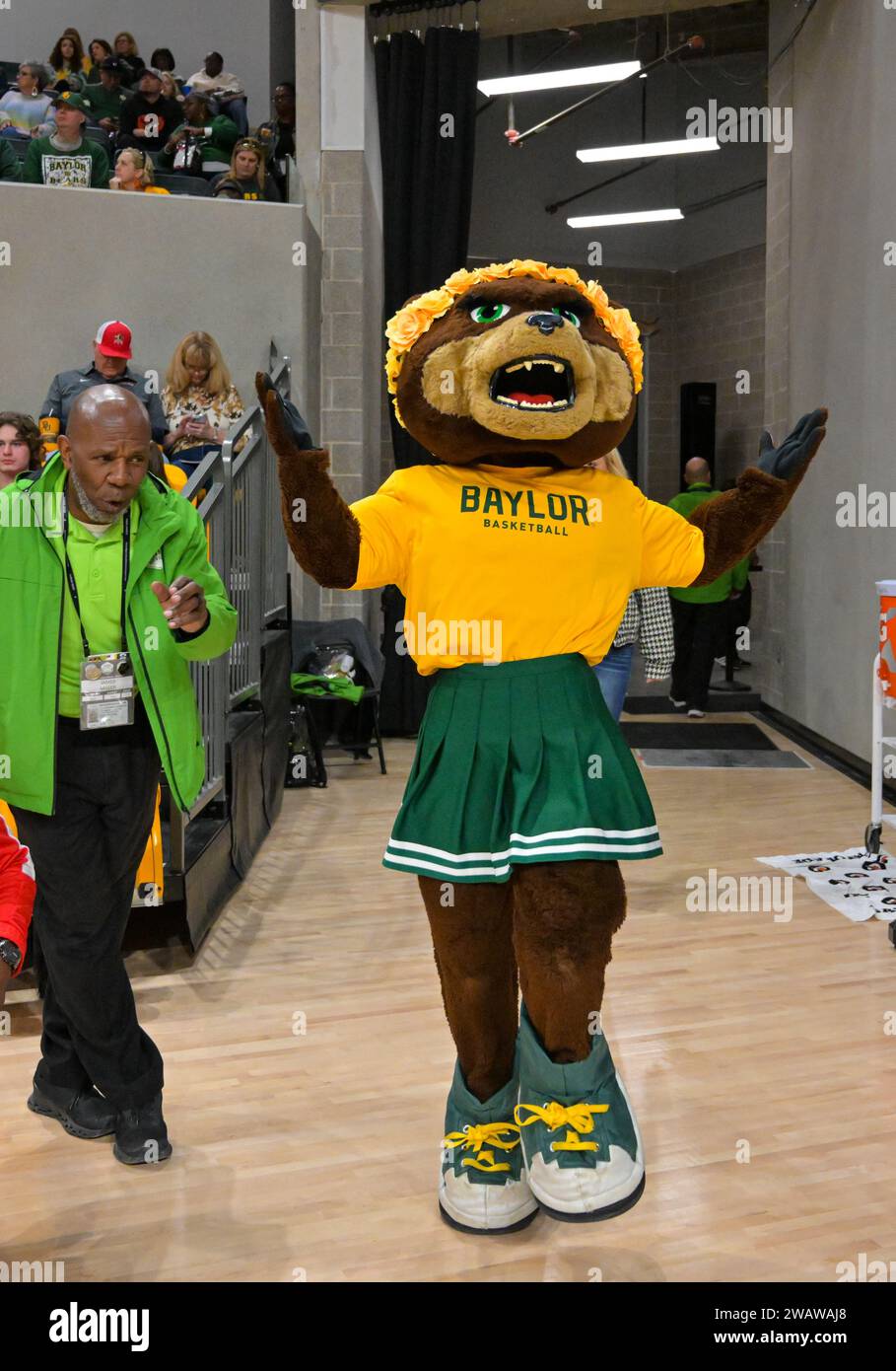 Waco, Texas, États-Unis. 6 janvier 2024. Baylor Lady Bears entre sur le terrain avant le match de basket-ball de la NCAA entre les Cougars de Houston et les Baylor Lady Bears au Foster Pavilion à Waco, Texas. Matthew Lynch/CSM/Alamy Live News Banque D'Images