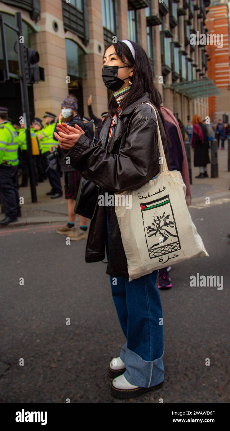 Londres, Royaume-Uni - 6 janvier 2023 : manifestation pro-palestinienne dans le centre de Londres. Banque D'Images