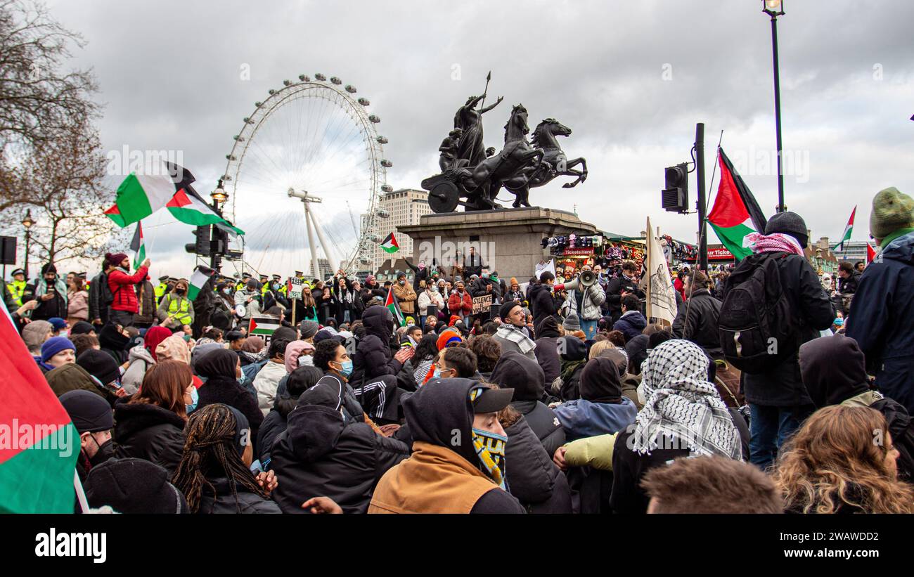 Londres, Royaume-Uni - 6 janvier 2023 : manifestation pro-palestinienne dans le centre de Londres. Banque D'Images