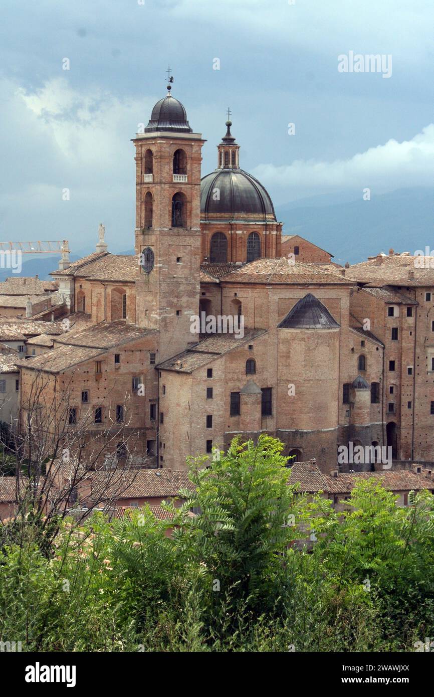 Urbino d'une colline, Italie Banque D'Images