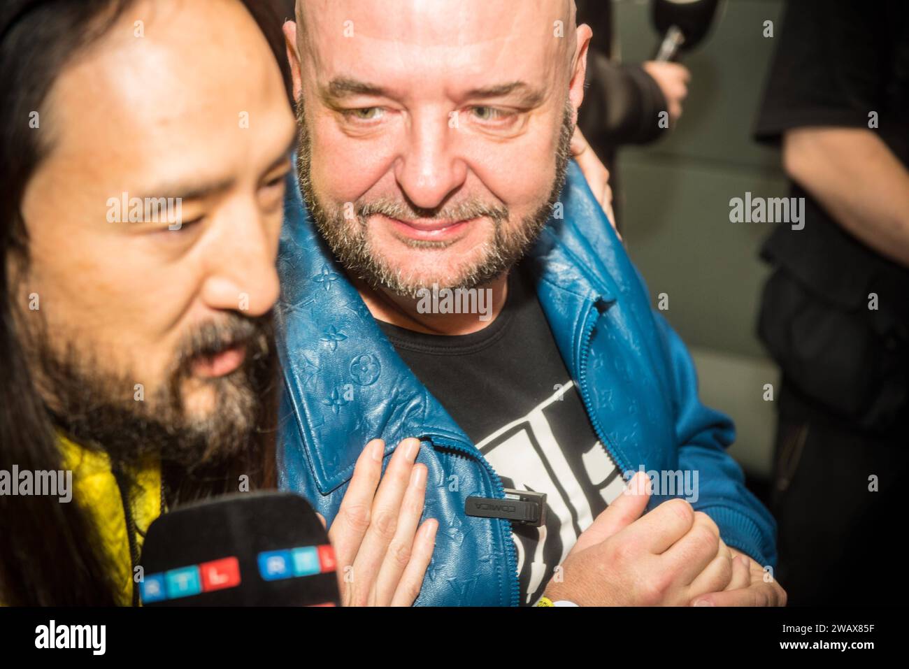 06.01.2024 xesx Frankfurt am main, Festhalle WORLD CLUB DOME WINTER EDITION Bernd Breiter rechts mit seinem Freund Steven Hiroyuki Steve Aoki US-amerikanischer Electro-House-DJ, Musiker und Musikproduzent *** 06 01 2024 xesx Frankfurt am main, Festhalle WORLD CLUB DOME WINTER EDITION Bernd Breiter à droite avec son ami Steven Hiroyuki Steve Aoki US American electro House DJ, musicien et producteur de musique ES Banque D'Images