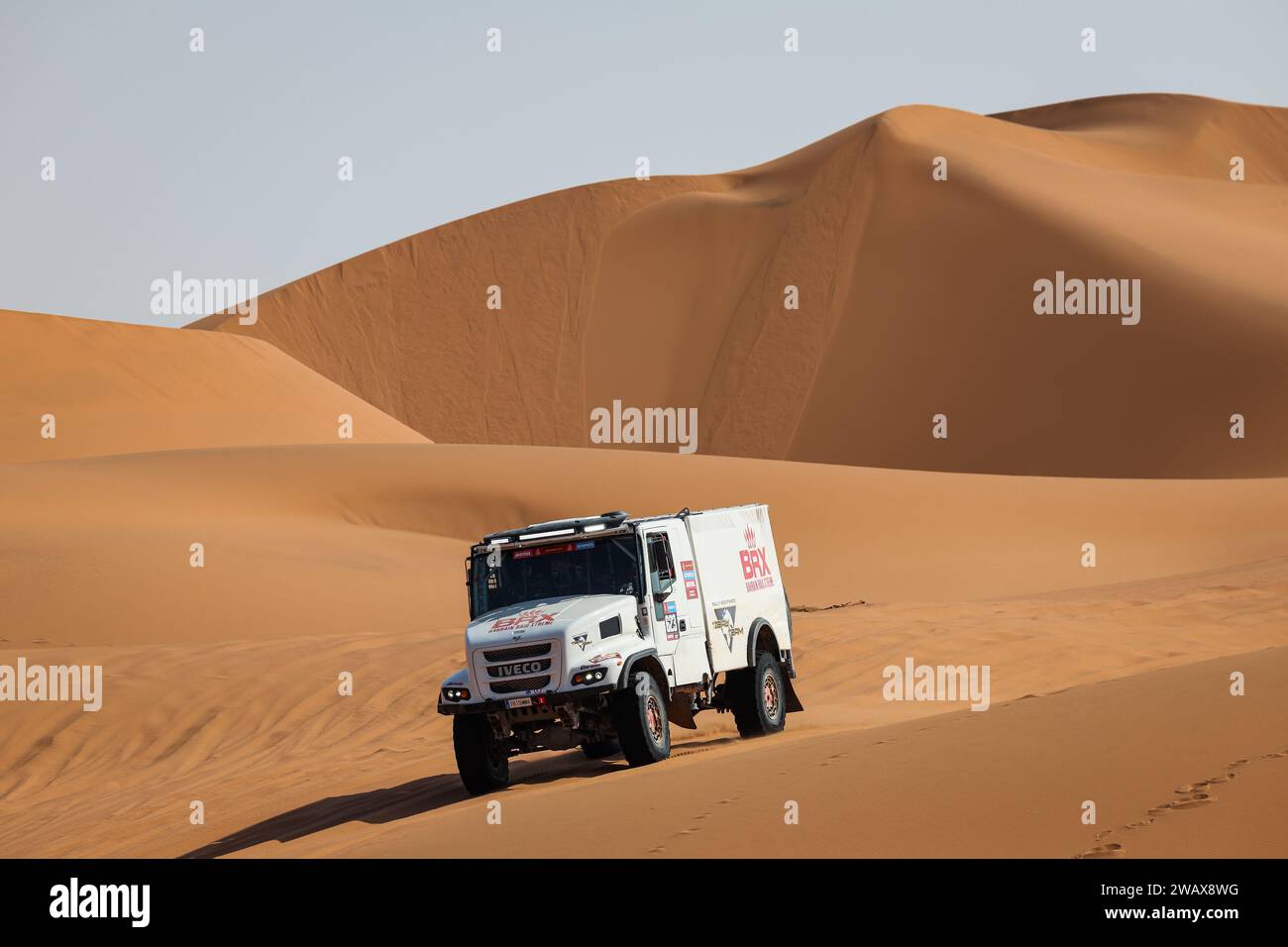 Al Duwadimi, Arabie saoudite. 07 janvier 2024. 623 SABATE PEP (spa), ROURA Pol Tibau (spa), MONTANER BUSQUETS Jordi (spa), Bahrain RAID Xtreme, Iveco 4x4 DRNL, FIA Truck, action lors de l'étape 2 du Dakar 2024 le 7 janvier 2024 entre Al Henakiyah et Al Duwadimi, Arabie Saoudite - photo Florent Gooden/DPPI crédit : DPPI Media/Alamy Live News Banque D'Images