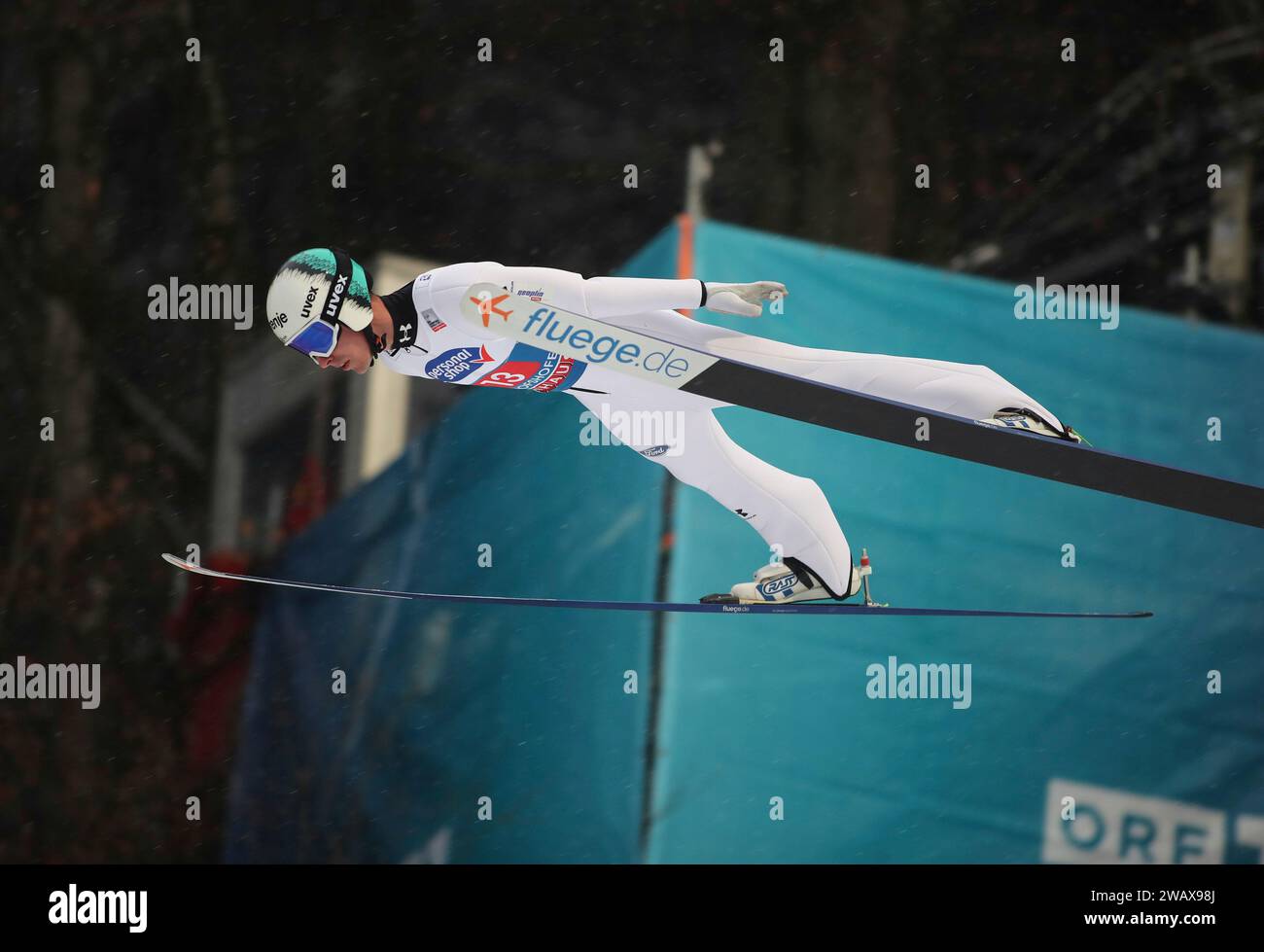 Bischofshofen, Österreich, 06 janvier 2024 : 72.internationale Vierschanzentennee, Skispringen, Herren, Weltcup, Bischofshofen, 4 RT, Paul-Außerleitner-Schanze, Dreikönigsspringen ZAJC Timi (SLO) Flug, Flugfoto, Sprung, Flugphase, Vorlage, Aktion Banque D'Images