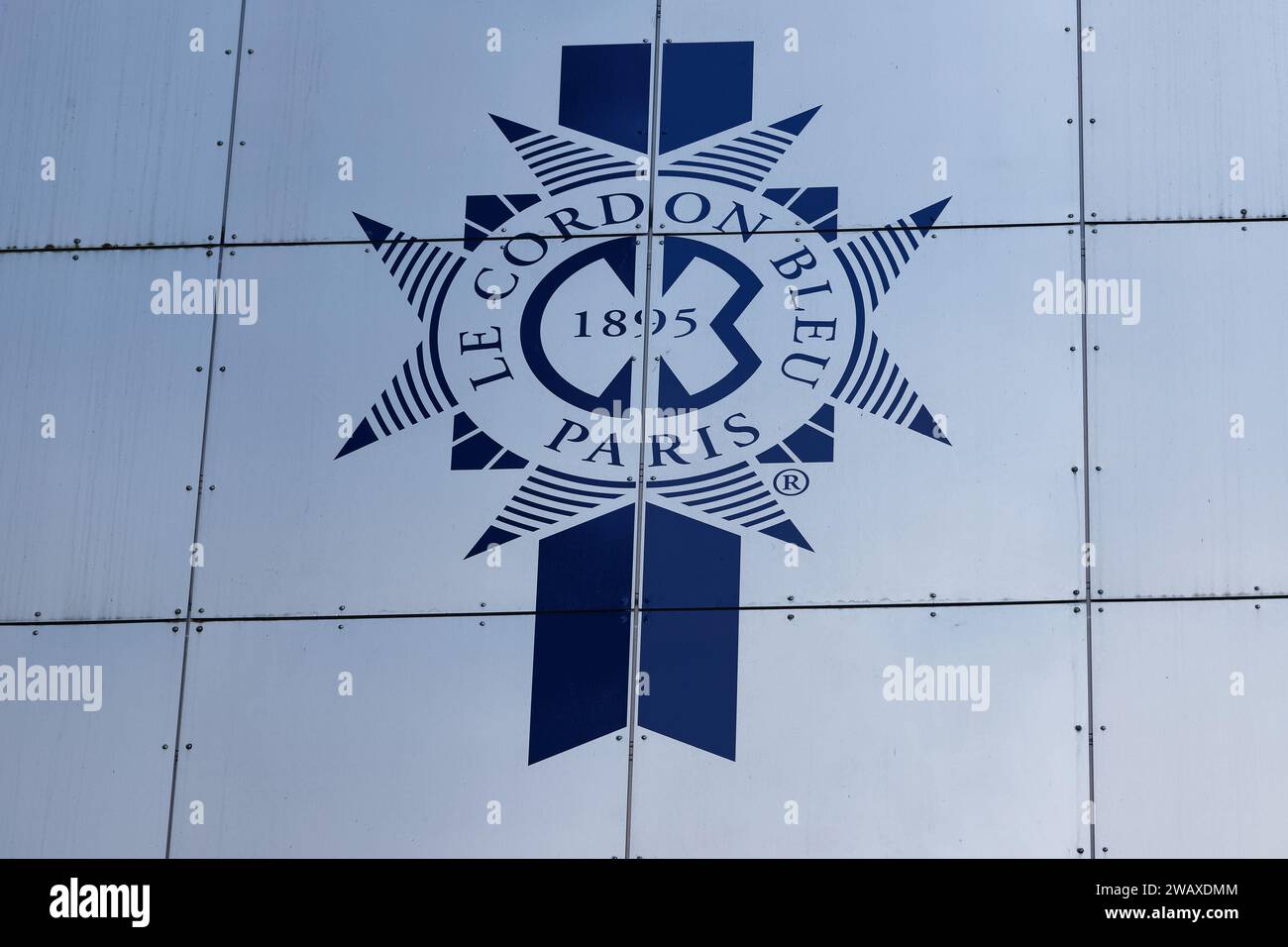 Le logo de l'école culinaire le cordon Bleu. Fondée à Paris en 1895, elle est aujourd’hui considérée comme le plus grand réseau d’écoles culinaires et hôtelières Banque D'Images