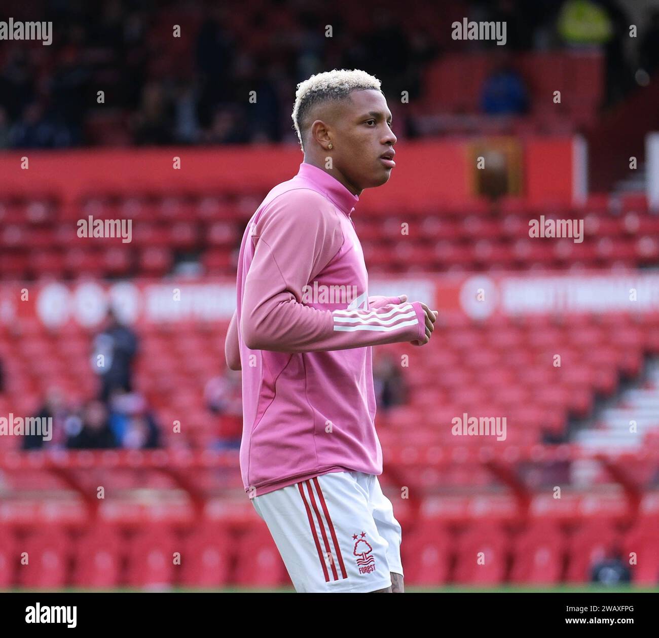 The City Ground, Nottingham, Royaume-Uni. 7 janvier 2024. FA Cup Third Round football, Nottingham Forest contre Blackpool ; Danilo de Nottingham Forest pendant l'échauffement d'avant-match crédit : action plus Sports/Alamy Live News Banque D'Images