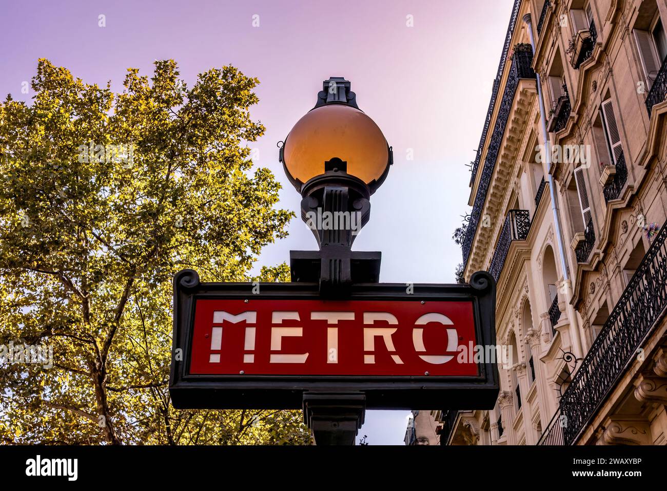 Entrée du métro à Paris, France, Europe Banque D'Images