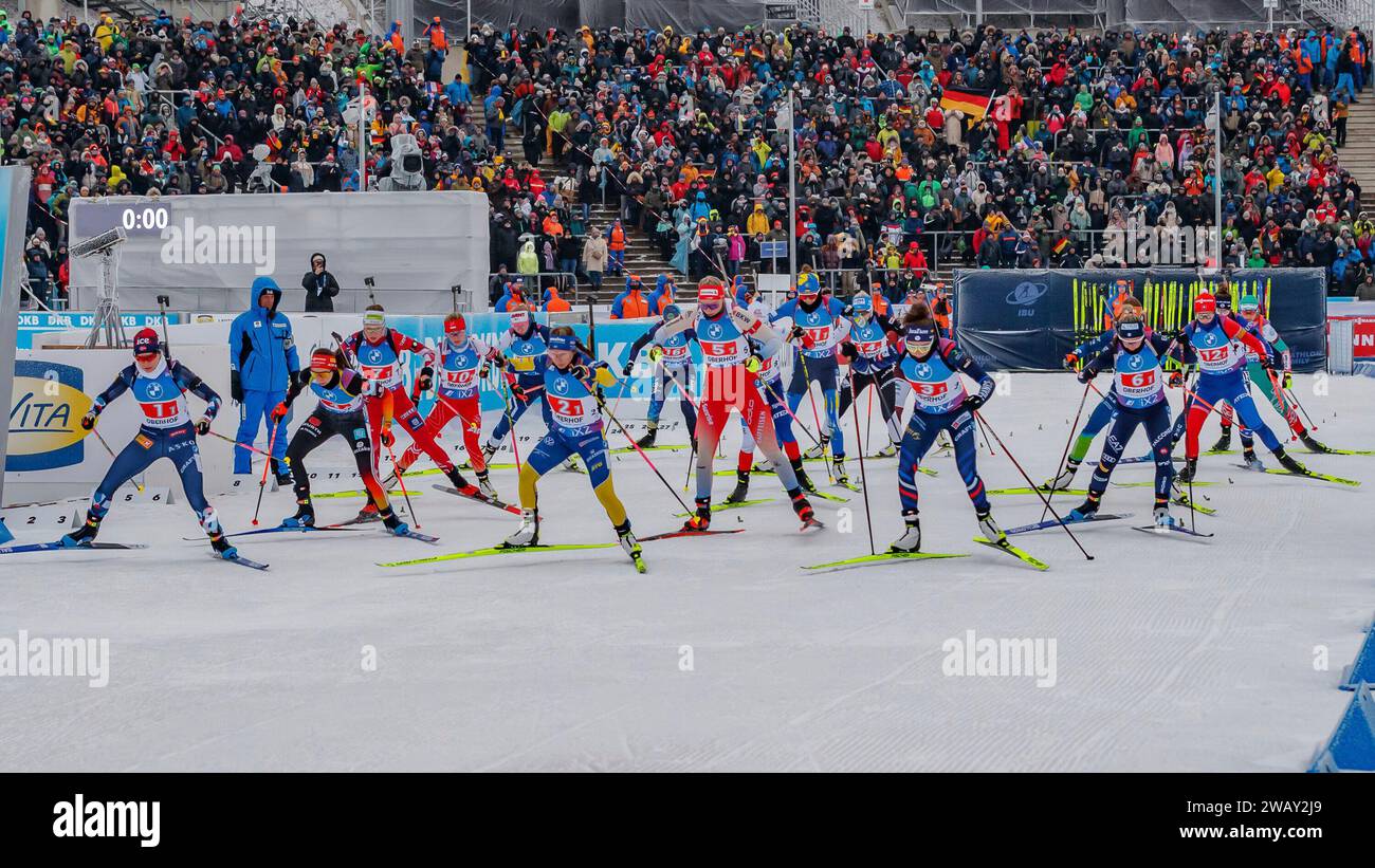 Oberhof, Deutschland. 07 janvier 2024. Frauen-Staffel beim Start, 07.01.2024, Oberhof (Deutschland), IBU World Cup Biathlon Oberhof 2024 crédit : dpa/Alamy Live News Banque D'Images