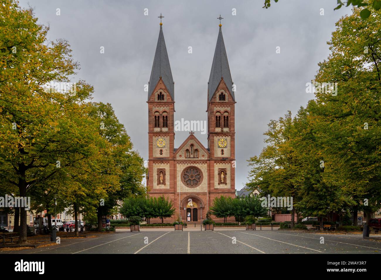 marcher le long de la longue rivière neckar Banque D'Images
