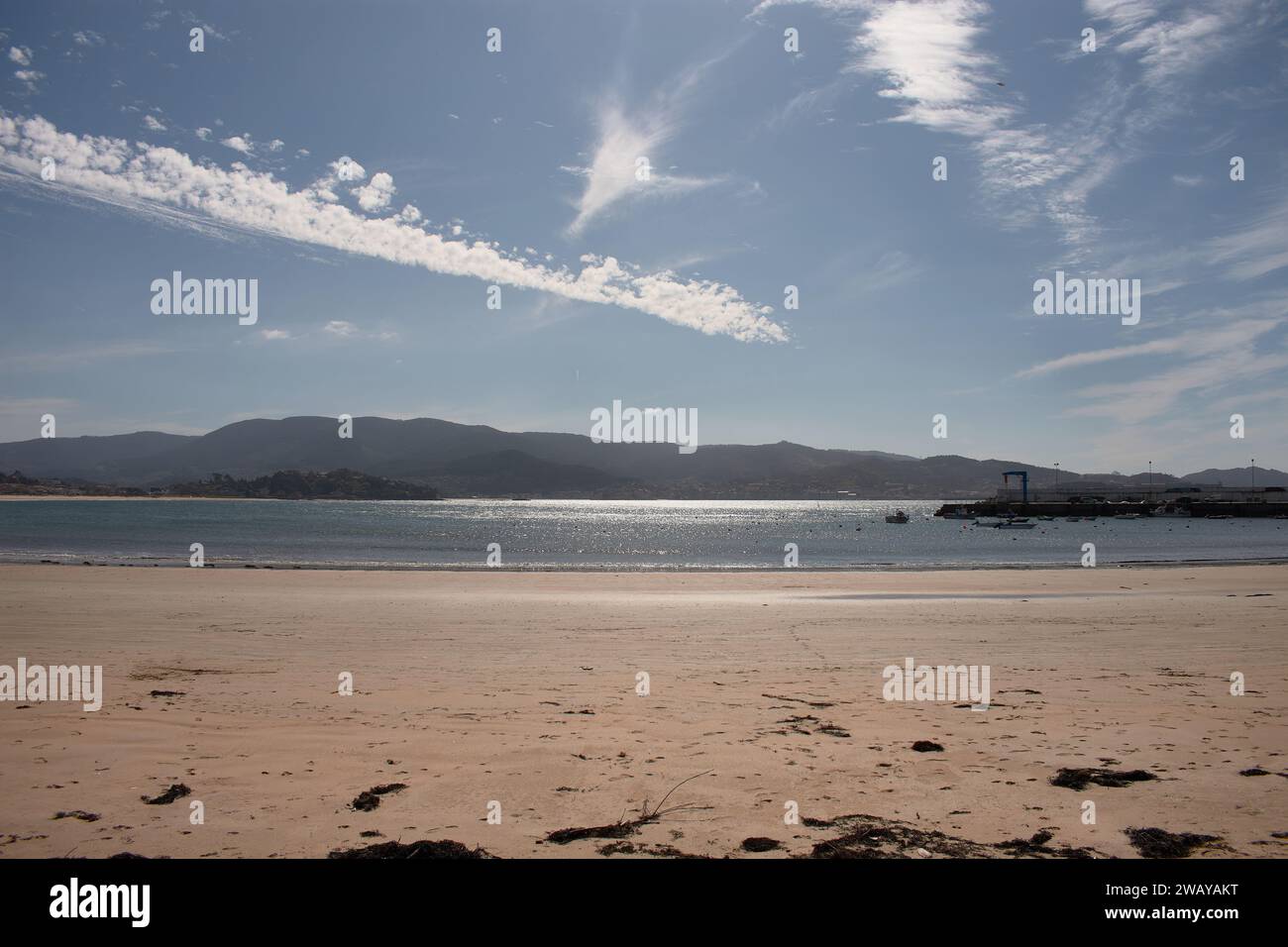 La plage de Playa America a une longueur de près de trois kilomètres de sable fin Banque D'Images