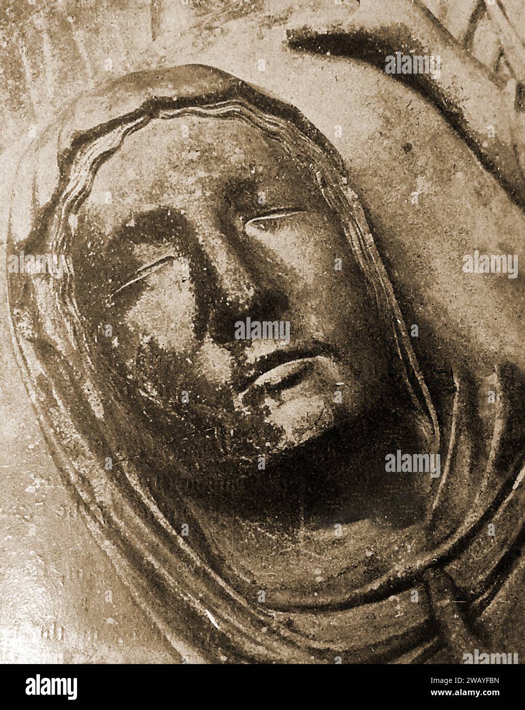 Cathédrale de Chartres, France en 1947 - une image de la mort de la Vierge depuis le porche nord.- Cathédrale de Chartres, France en 1947 - une image de la mort de la Vierge depuis le porche nord.- Banque D'Images