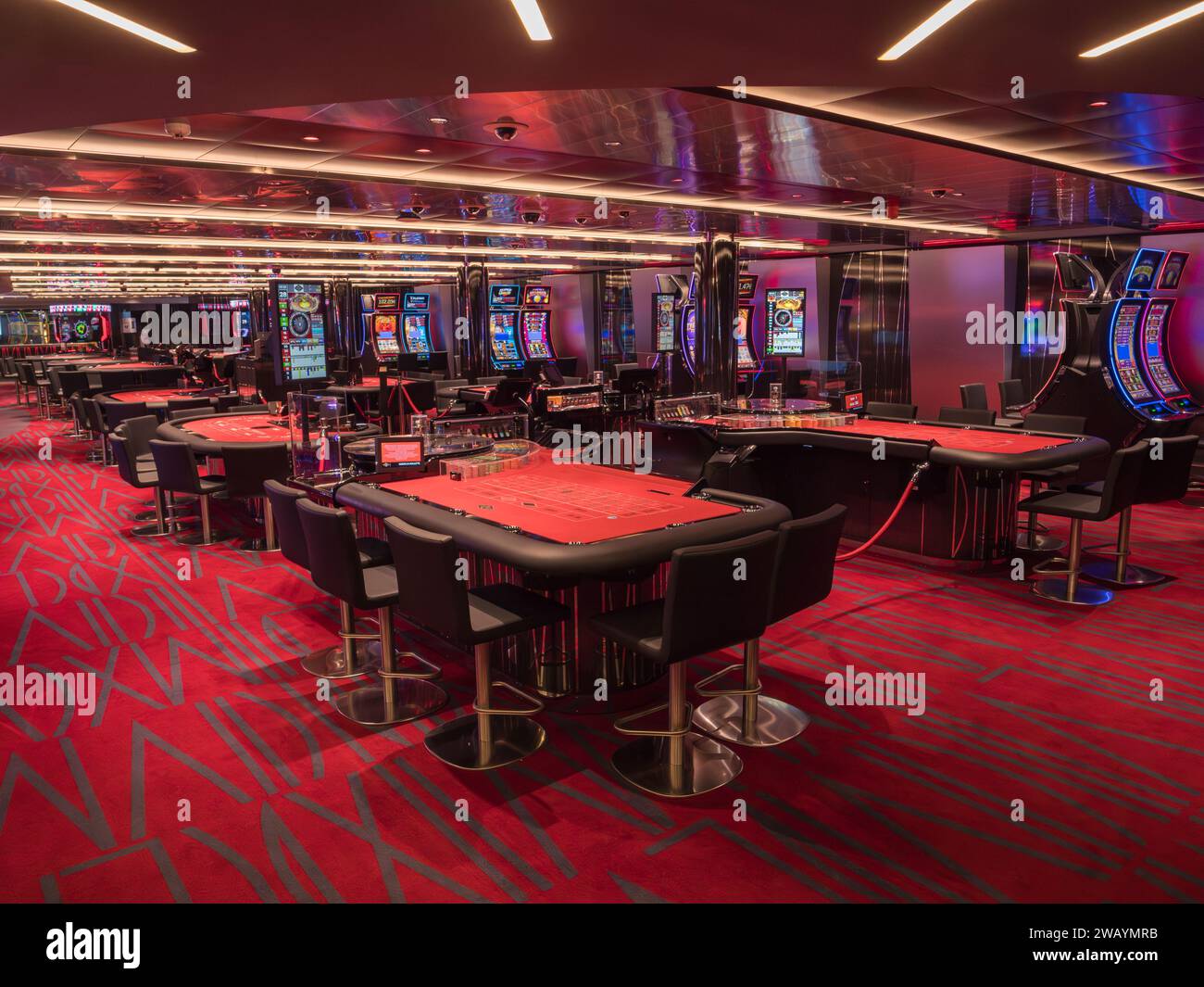 Tables de roulette américaine dans le Casino Signature MSC sur le MSC Euribia naviguant en Europe du Nord (juillet 23). Banque D'Images