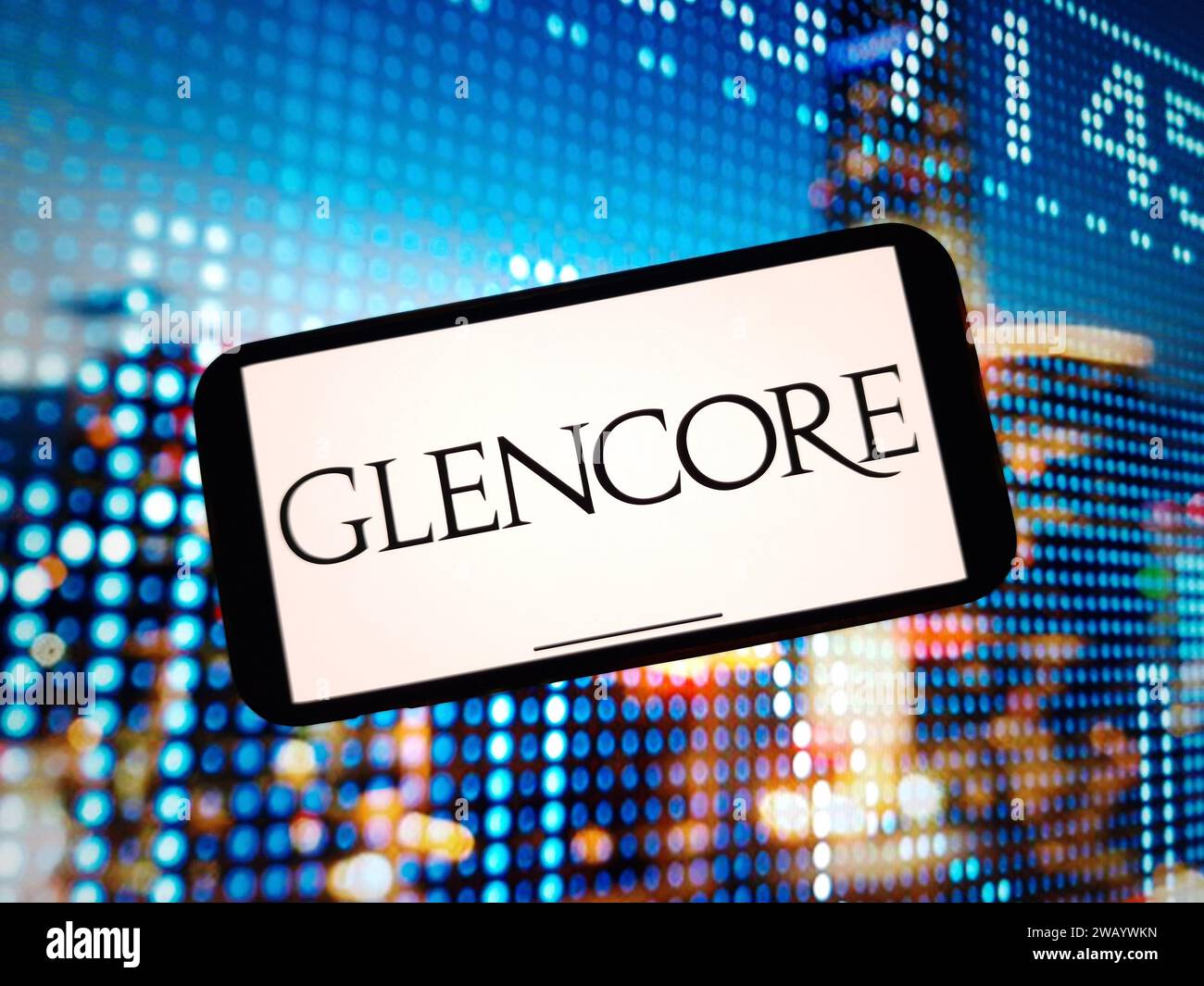 KONSKIE, Pologne - 07 janvier 2024 : logo de la société Glencore affiché sur l'écran du téléphone portable Banque D'Images