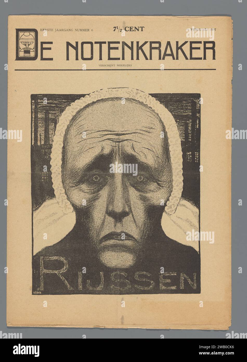 De Notenkraker, 9 février 1907 / Rijssen, Albert Hahn (I), magazine 1907. Imprimer épisode du magazine satirique de Notenkraker du 9 février 1907, premier volume, numéro 6. Couverture avec illustration avec le visage d'une femme affamée de la faim d'une famille du frappant Jutewevers à Rijssen. Partie d'un premier volume complet (1907). Chaque numéro contient 8 pages, en partie pas encore coupées, avec une caricature d'Albert Hahn au recto, sur les autres pages de Hahn toujours entre le texte. Dans la lettre « D » du titre, une tête d'un casse-noisette est représentée. Imprimeur : NetherlandsNetherlandsprinter : Amst Banque D'Images