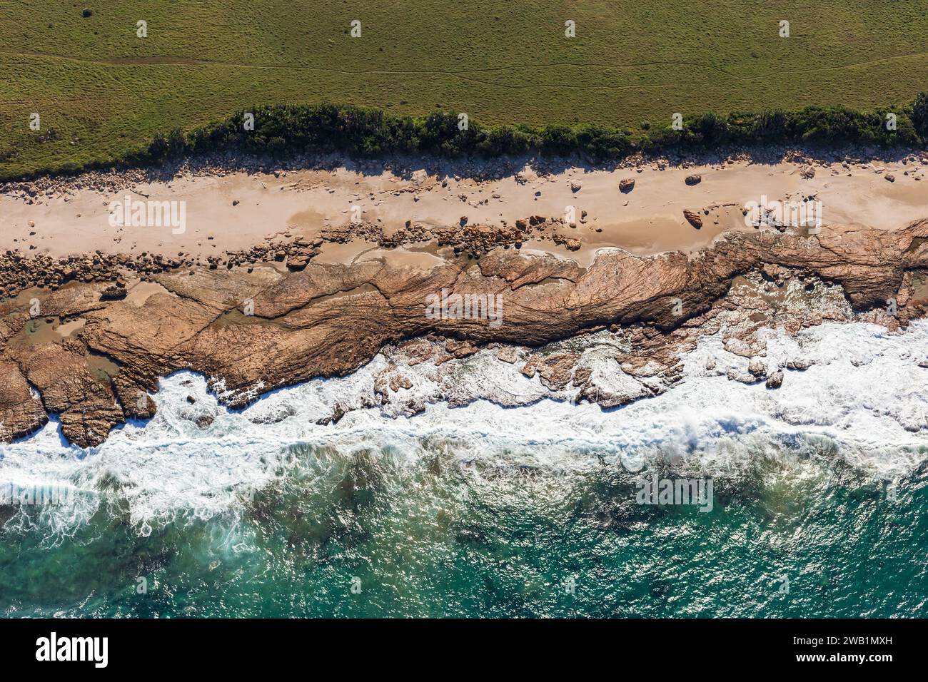 Photographie aérienne de la côte sauvage d'Afrique du Sud. Banque D'Images