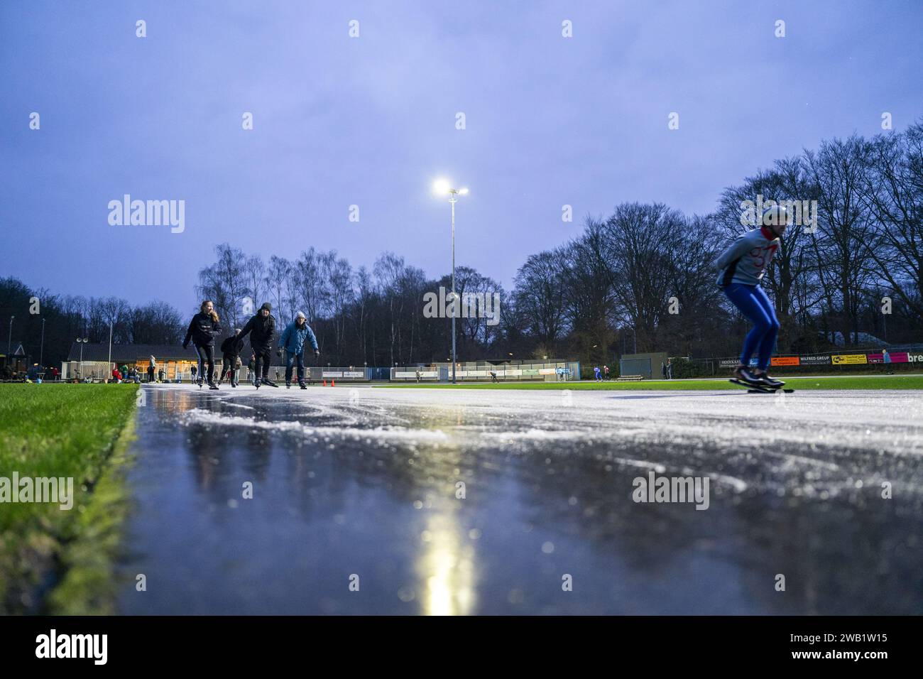 Utrecht, pays-Bas. 08 janvier 2024. UTRECHT - patineurs sur la patinoire du Doornsche IJsclub. ANP JEROEN JUMELET pays-bas Out - belgique Out Credit : ANP/Alamy Live News Banque D'Images