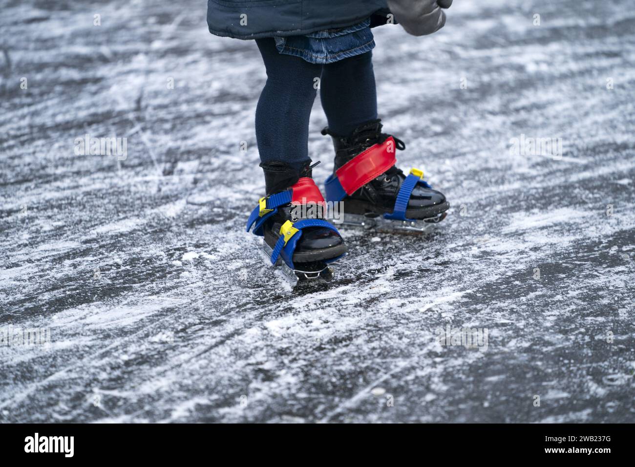 Utrecht, pays-Bas. 08 janvier 2024. UTRECHT - patineurs sur la patinoire du Doornsche IJsclub. ANP JEROEN JUMELET pays-bas Out - belgique Out Credit : ANP/Alamy Live News Banque D'Images