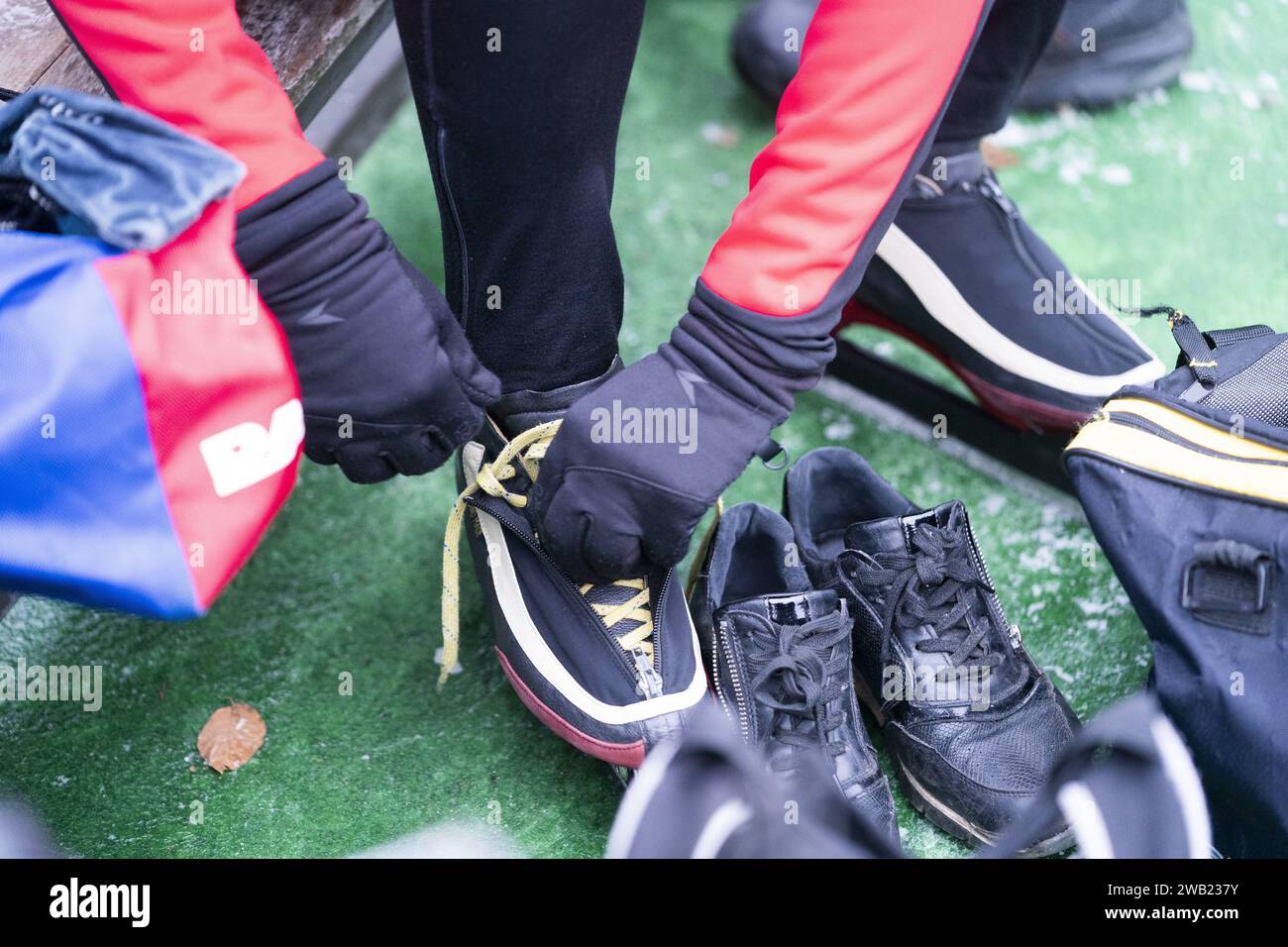 Utrecht, pays-Bas. 08 janvier 2024. UTRECHT - patineurs sur la patinoire du Doornsche IJsclub. ANP JEROEN JUMELET pays-bas Out - belgique Out Credit : ANP/Alamy Live News Banque D'Images