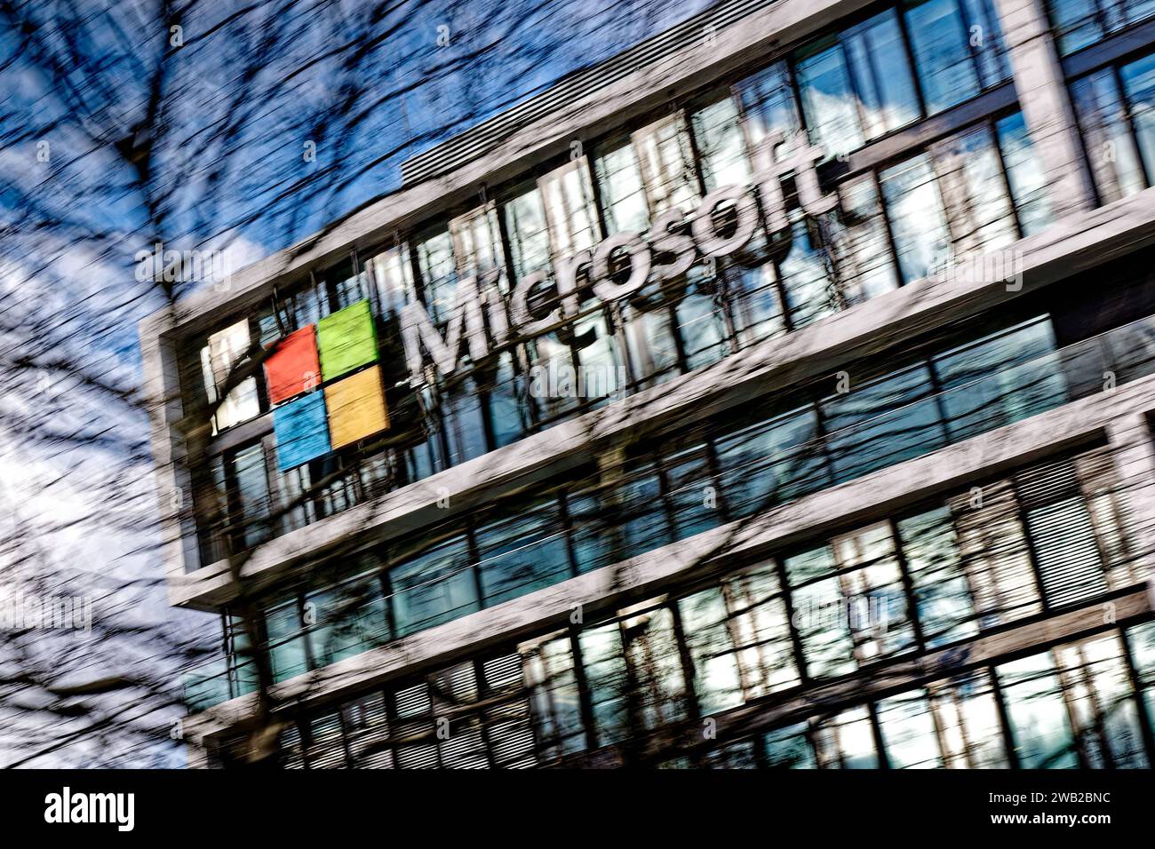 Der IT Konzern à München. Die Unternehmenszentrale von Microsoft Deutschland à München-Schwabing. München Bayern Deutschland *** le groupe INFORMATIQUE à Munich le siège social de Microsoft Allemagne à Munich Schwabing Munich Bavière Allemagne Copyright : xRolfxPossx Banque D'Images