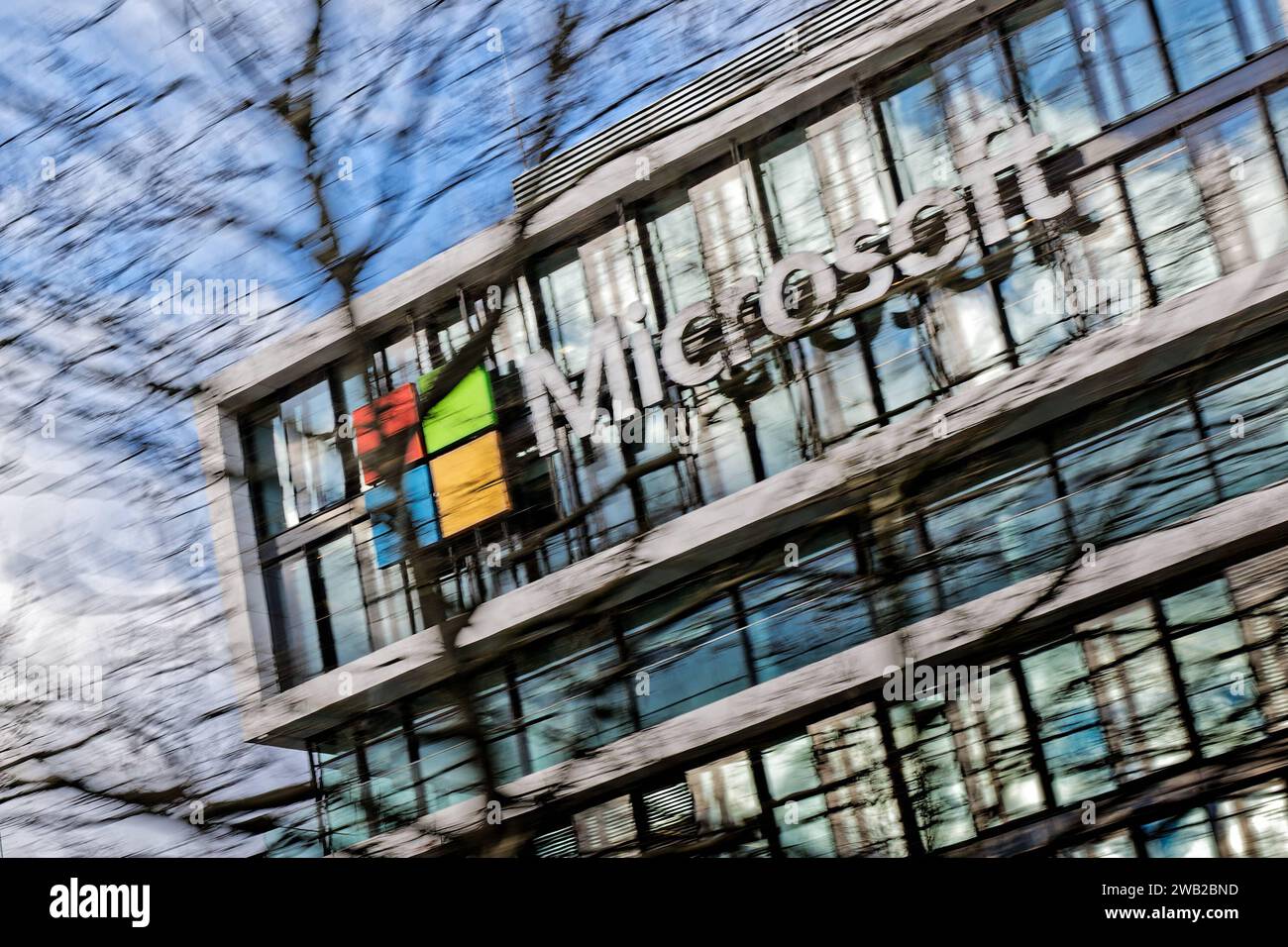 Der IT Konzern à München. Die Unternehmenszentrale von Microsoft Deutschland à München-Schwabing. München Bayern Deutschland *** le groupe INFORMATIQUE à Munich le siège social de Microsoft Allemagne à Munich Schwabing Munich Bavière Allemagne Copyright : xRolfxPossx Banque D'Images