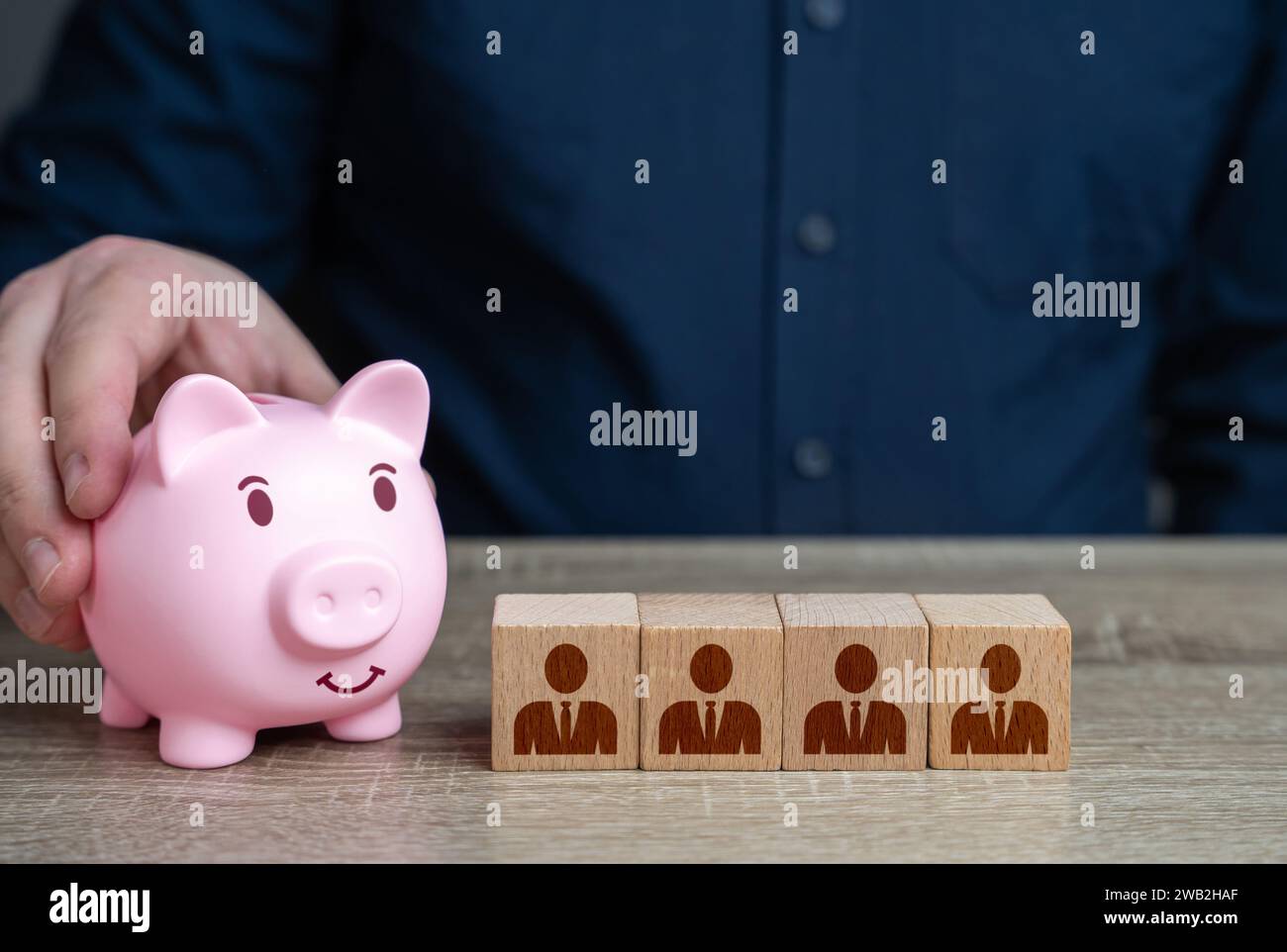 Budget de l'équipe pour la paie et les dépenses. Reconstitution du budget communautaire. Prestations sociales. Dons et offrandes. Salaires, pensions et financier gr Banque D'Images